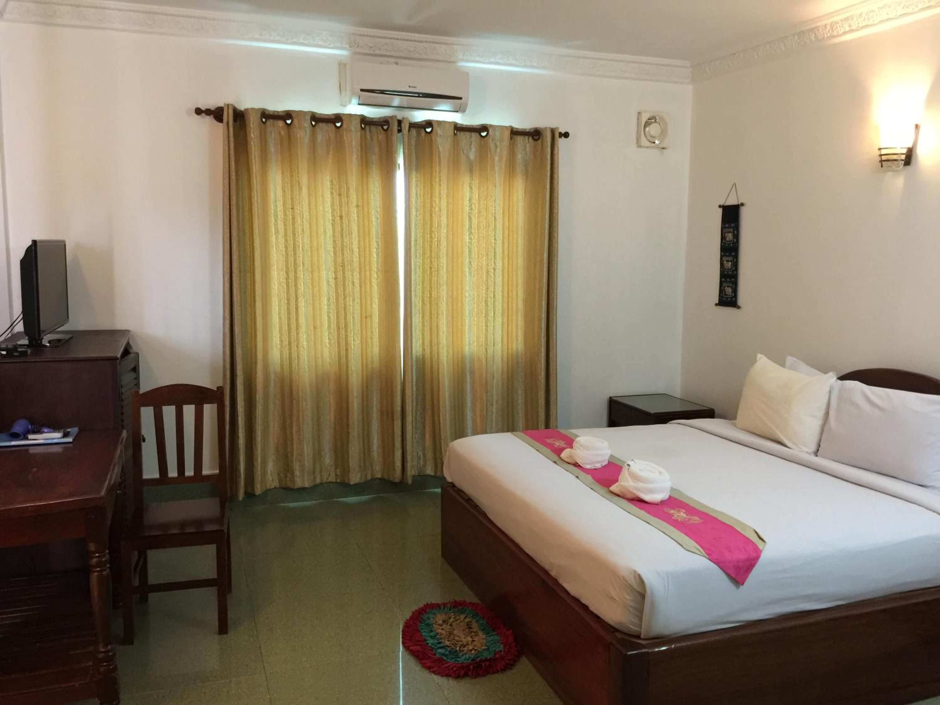 Standard Double Room - Photo 8