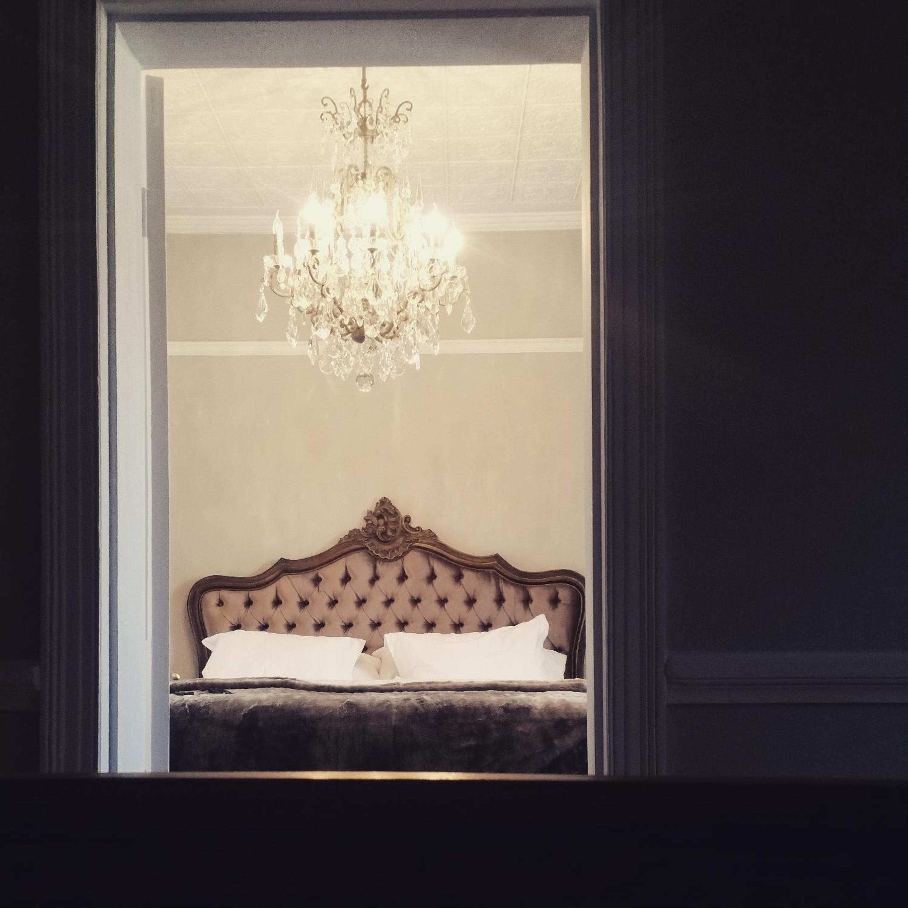 Deluxe King Room - Photo 7