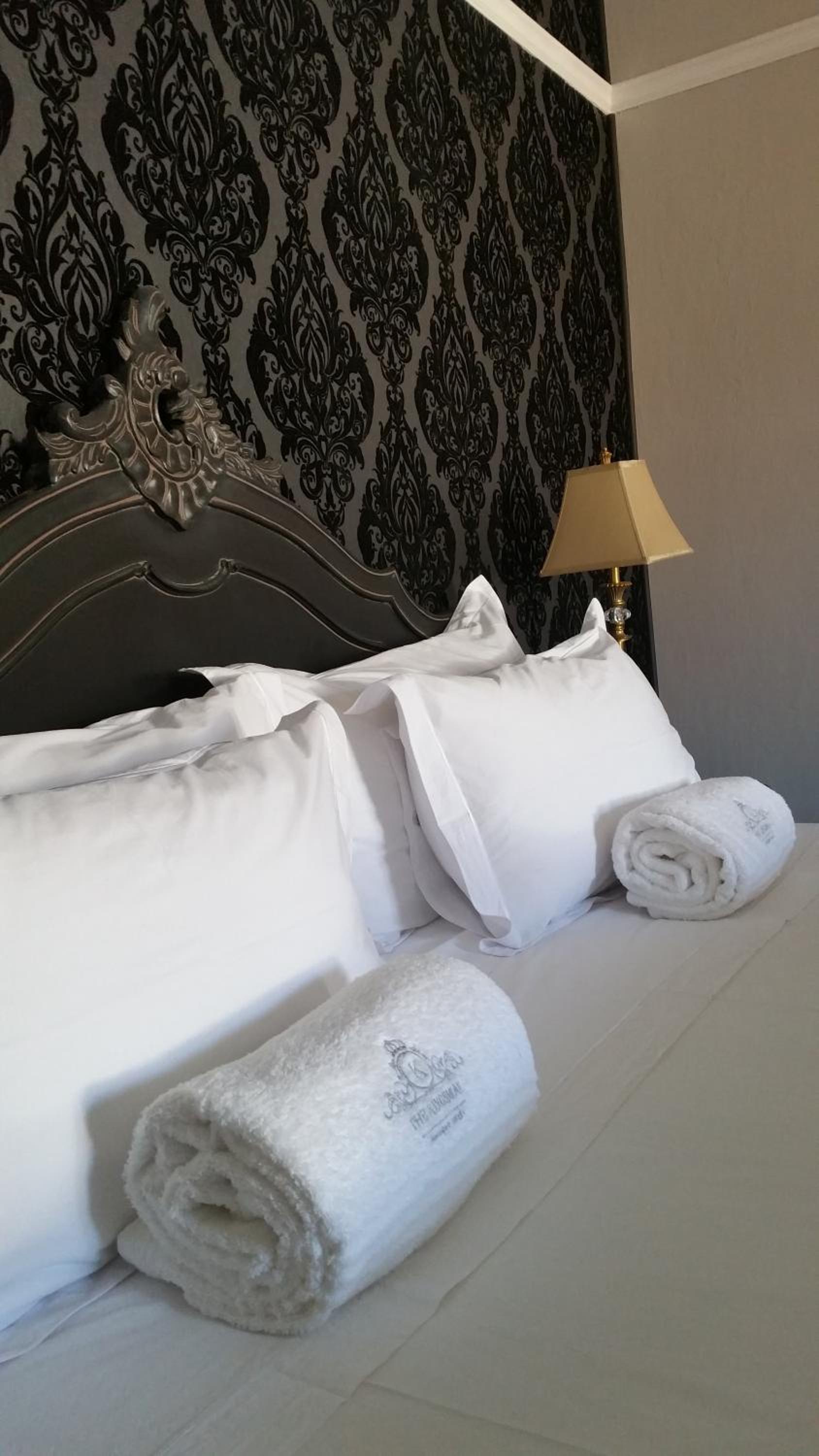 Superior King Room - Photo 7