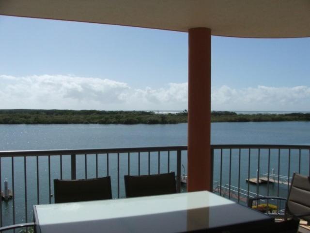 One-Bedroom Apartment with River View photo 2