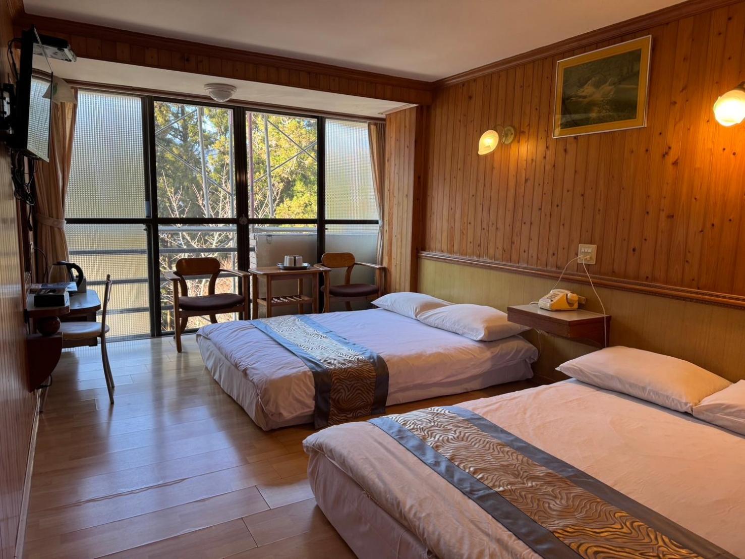 Quadruple Room with Mountain View photo 1