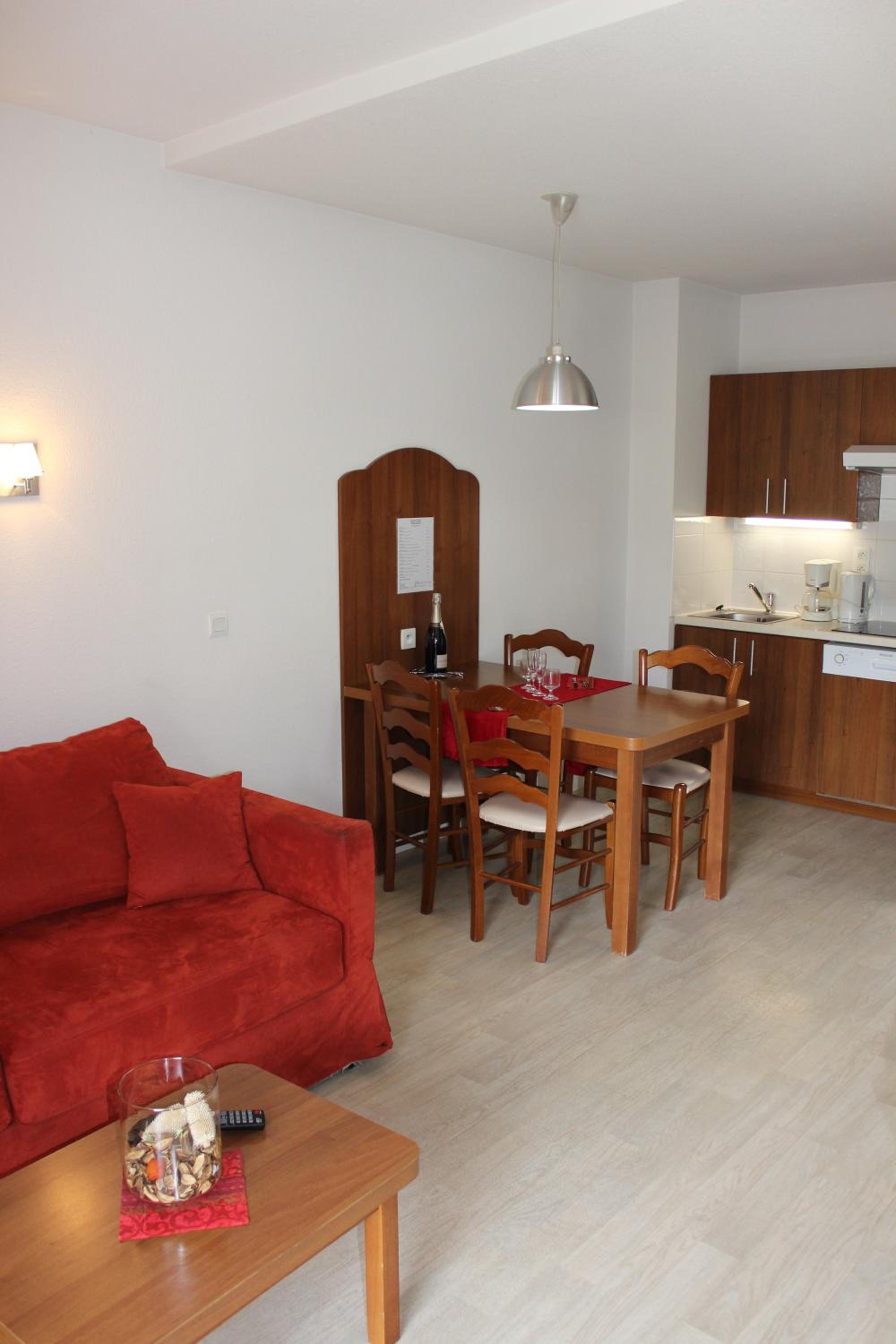 Studio (4 Adults) photo 2