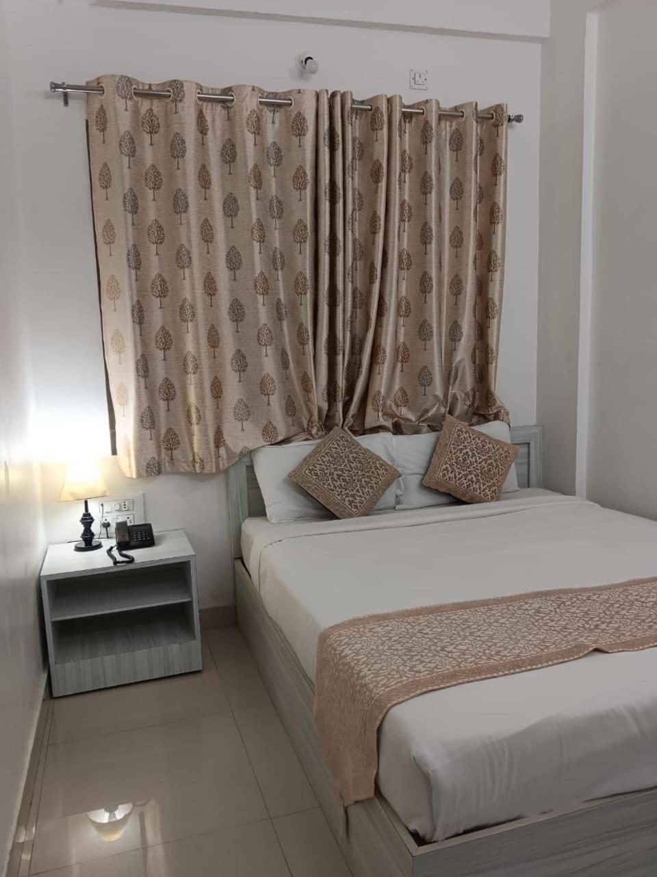 Budget Double Room photo 3