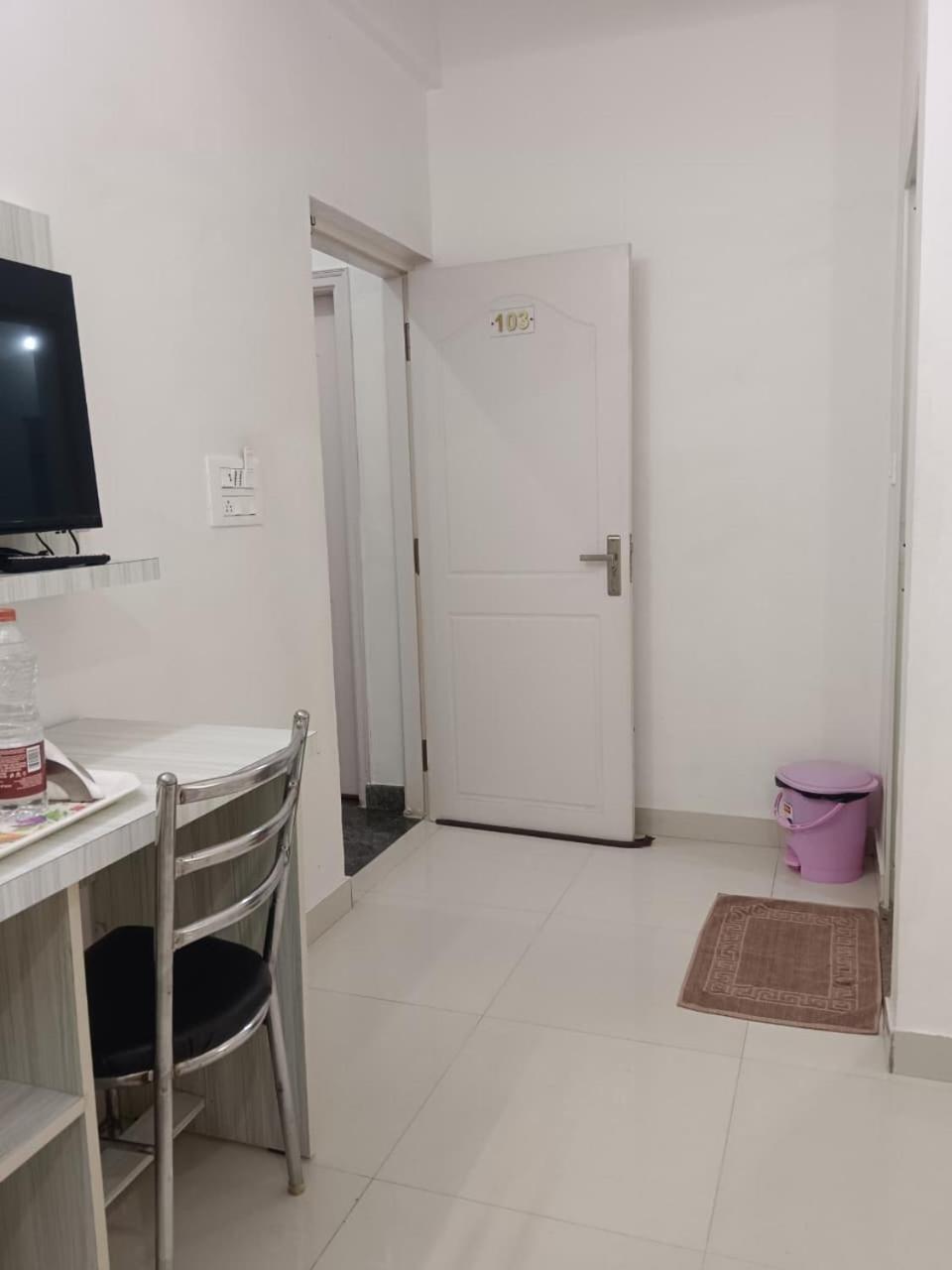 Budget Double Room photo 1