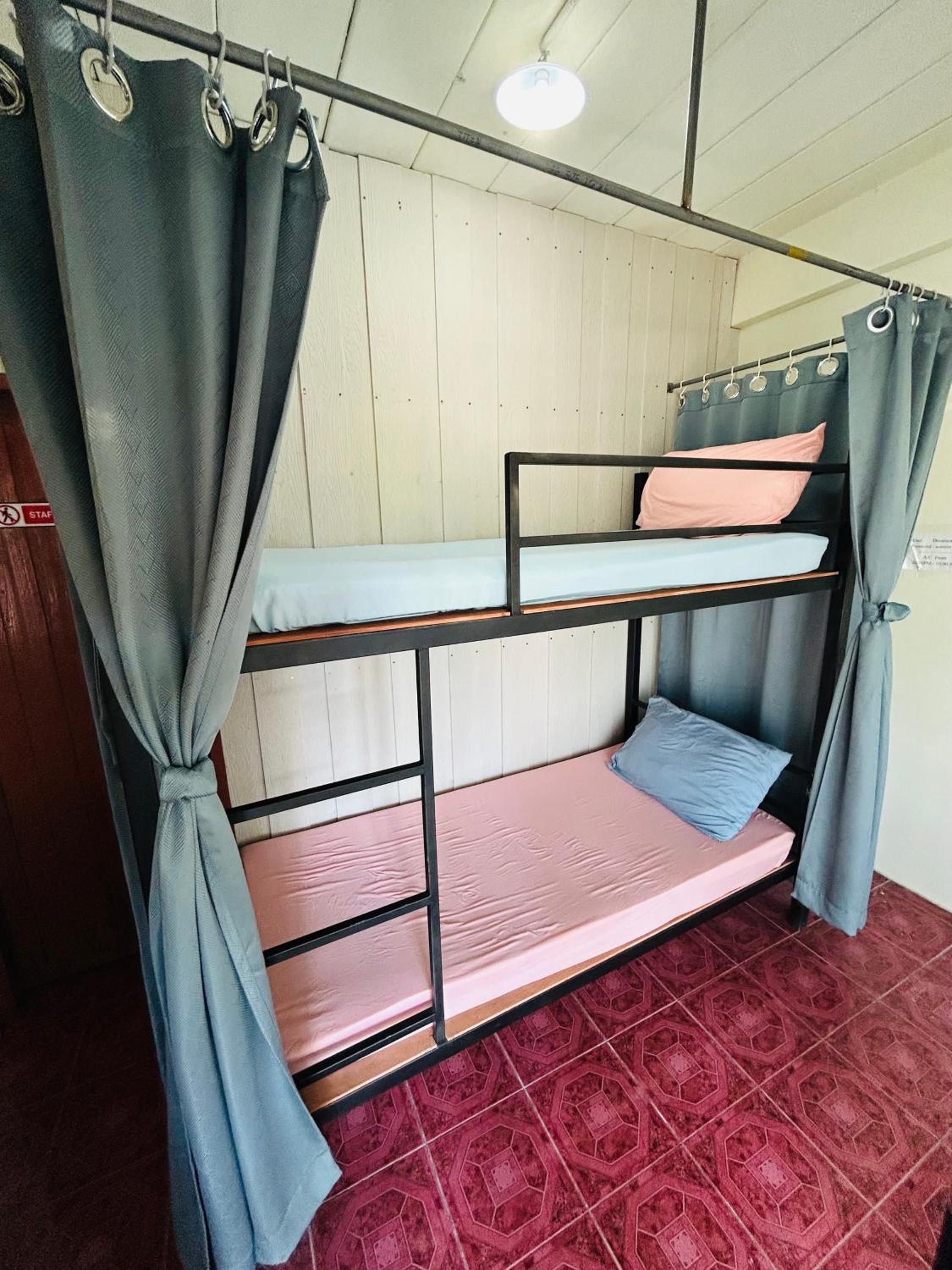 Mixed Dormitory Room photo 1