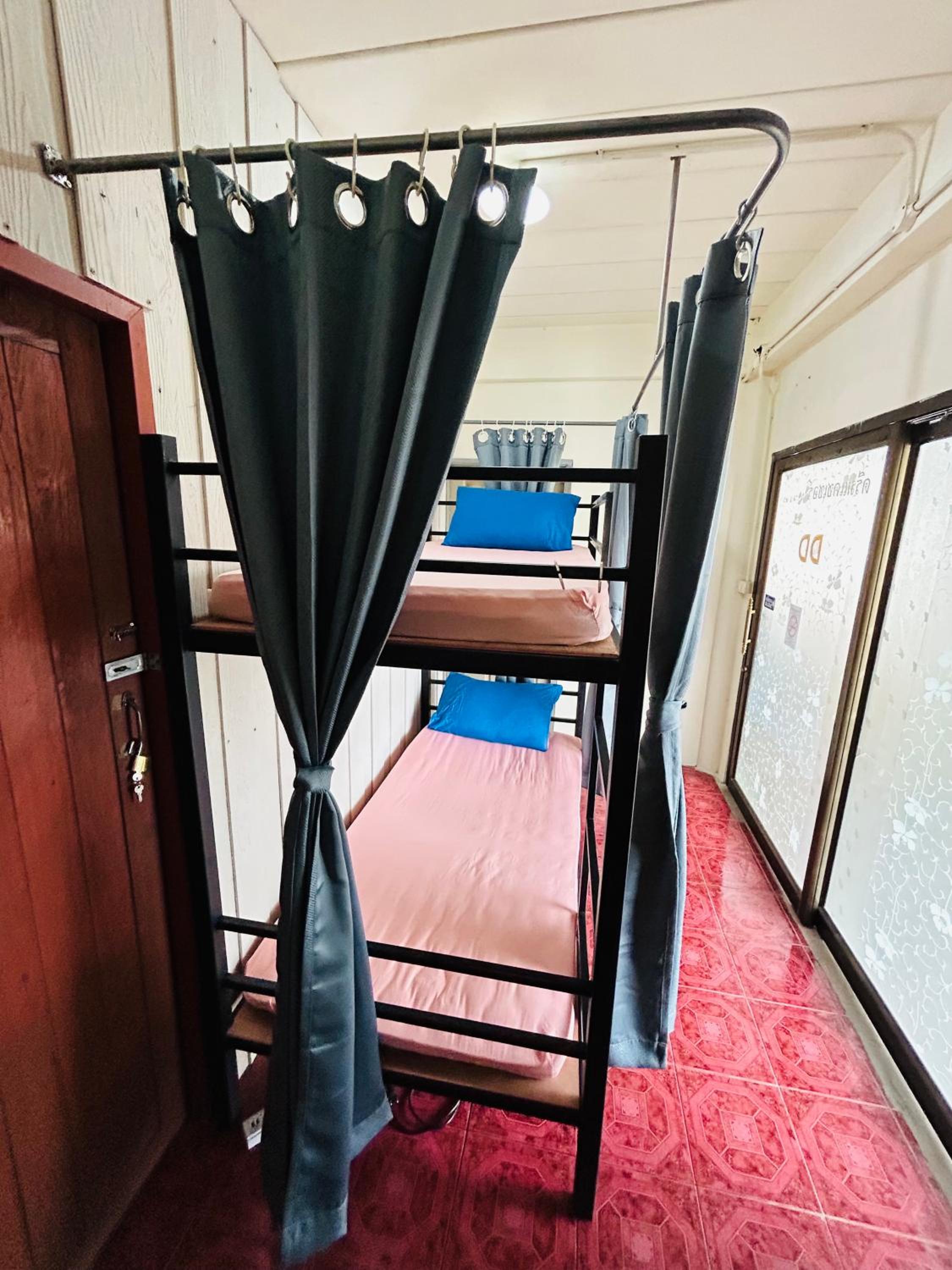 Mixed Dormitory Room photo 2