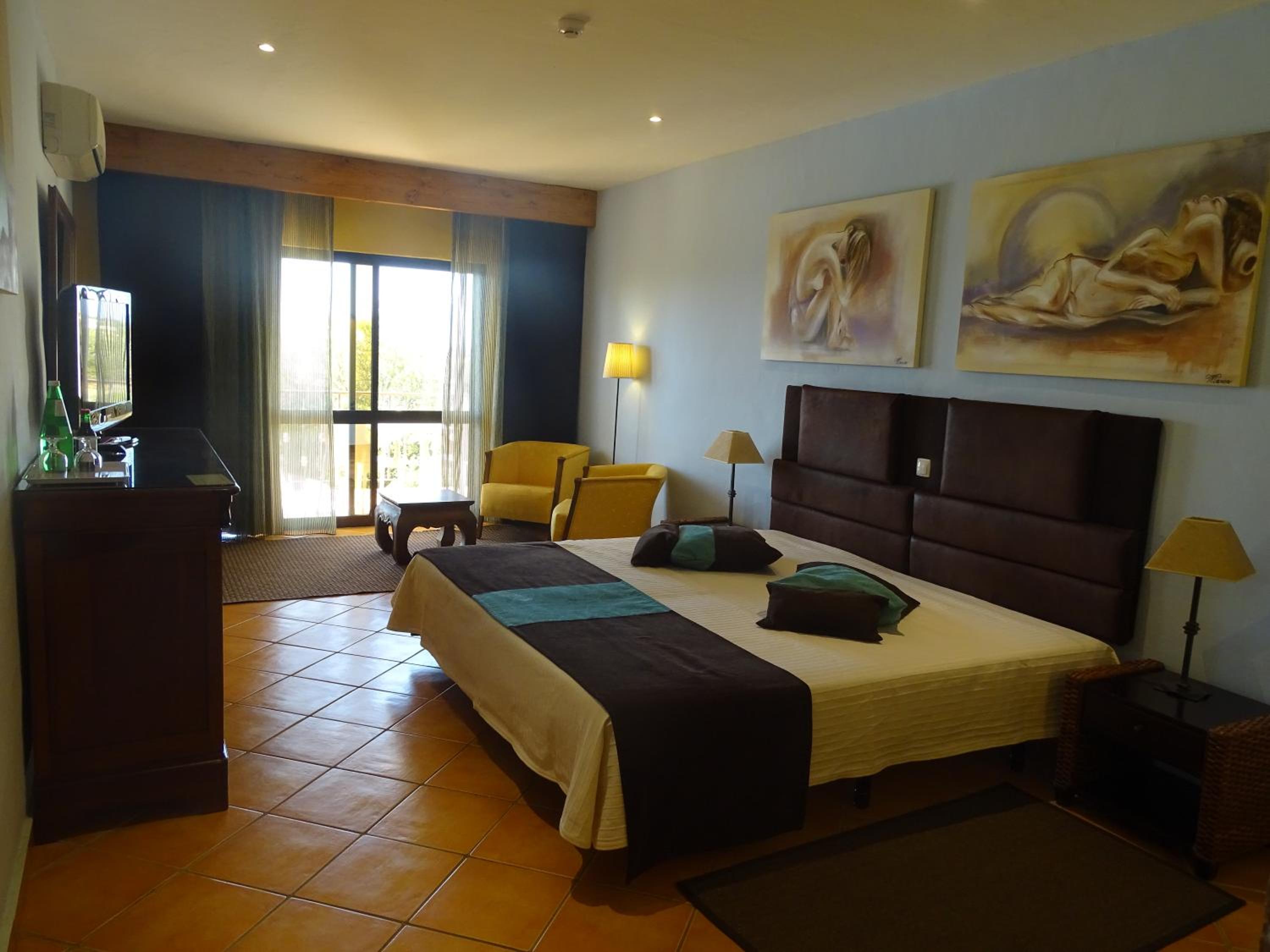 Superior Double Room with Side Sea View - Photo 2