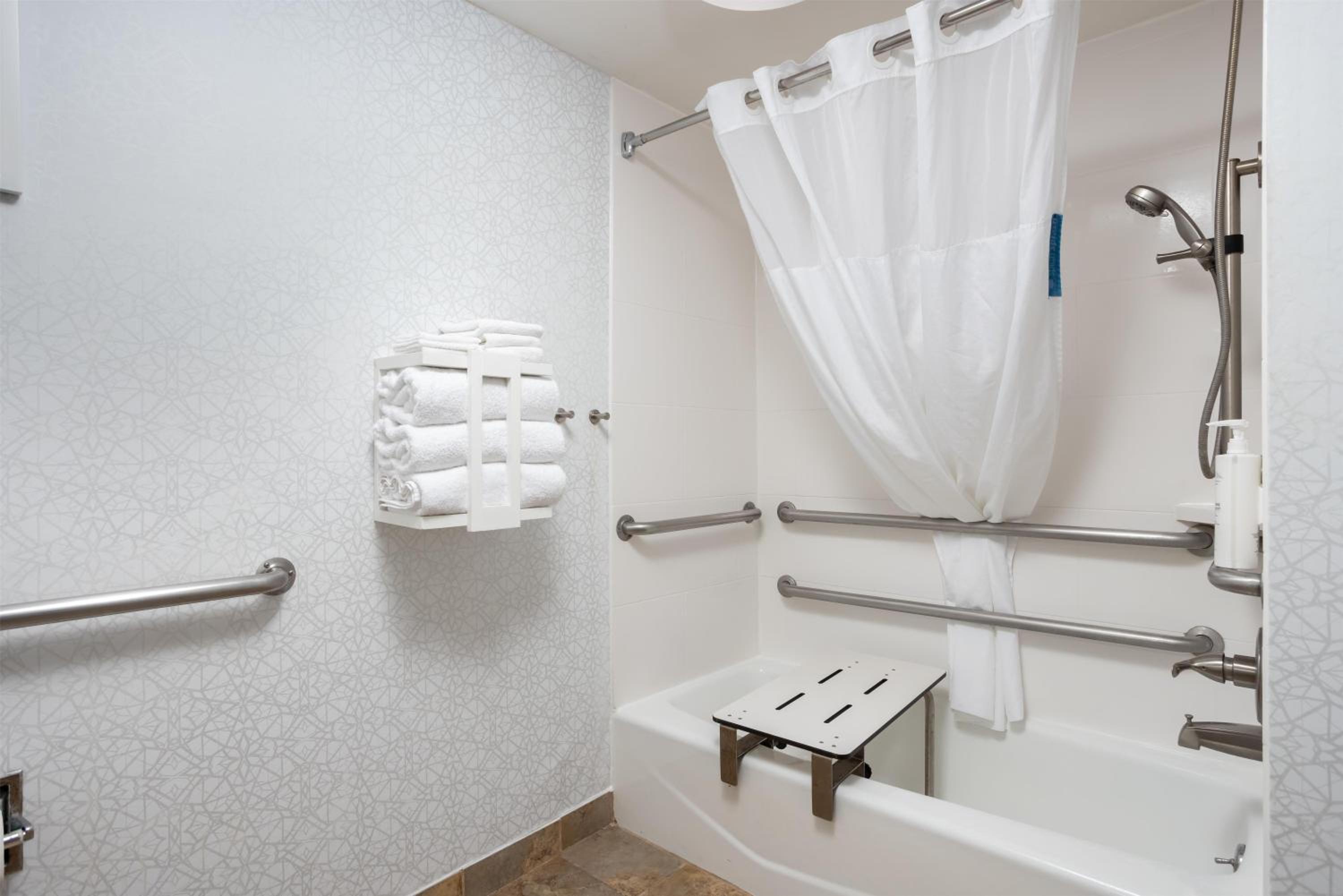 King Room - Mobility Access/Non-Smoking - Photo 2