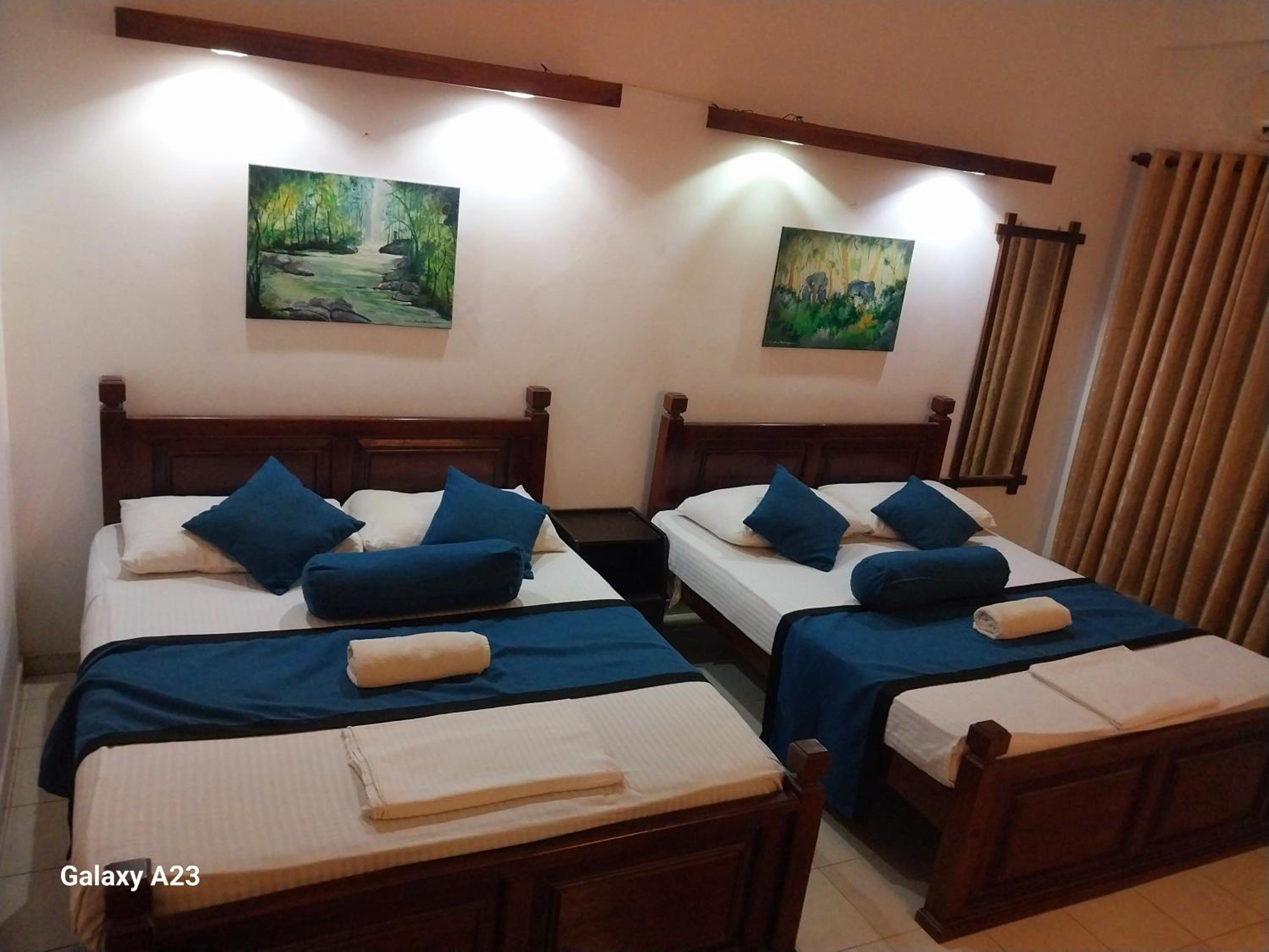 Deluxe Family Room