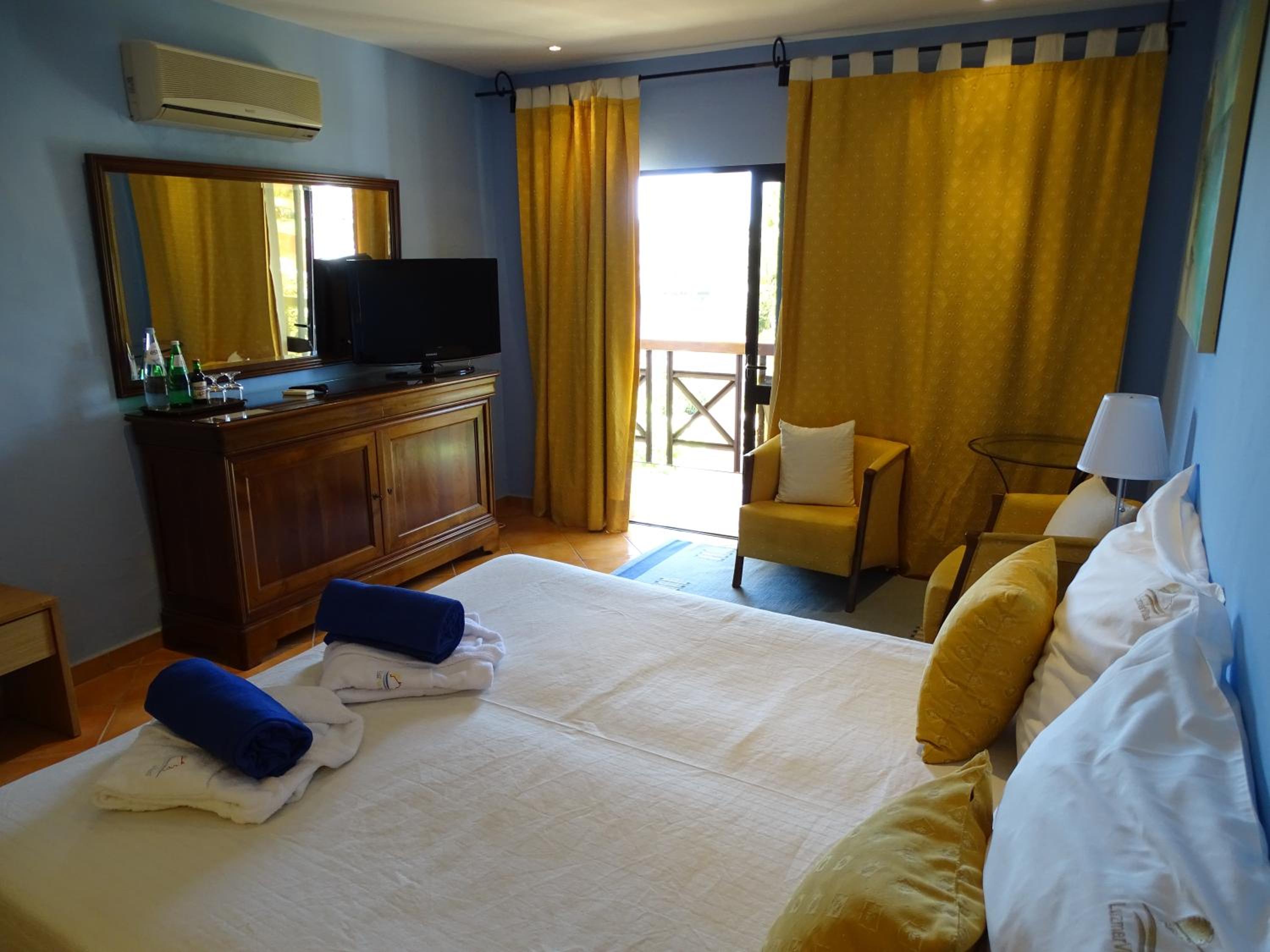Double Room with Land View - Photo 3