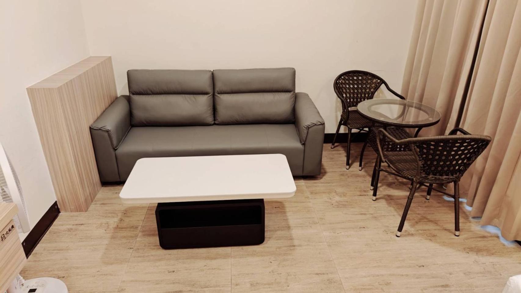 Large Double Room photo 1