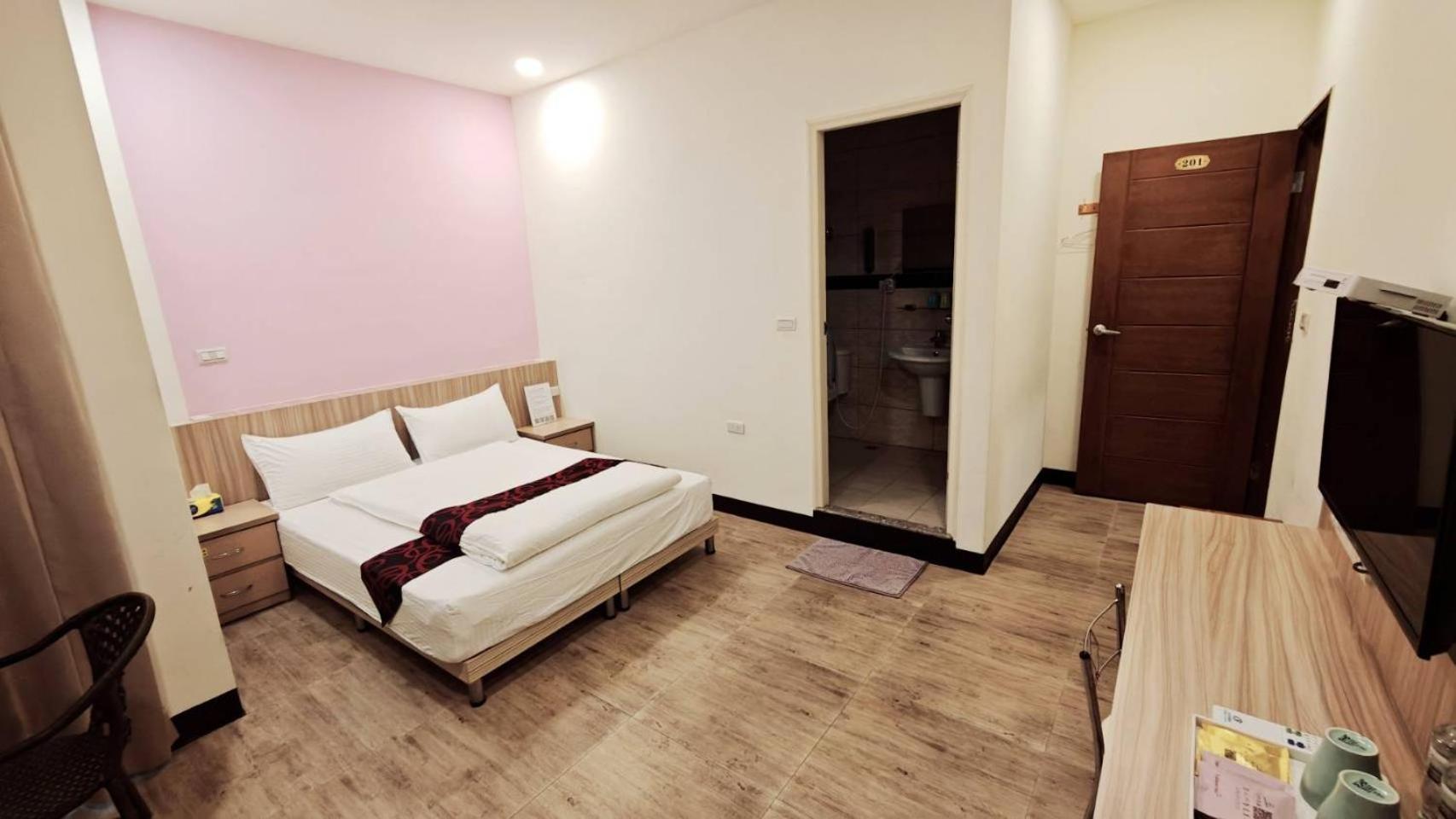 Large Double Room photo 2
