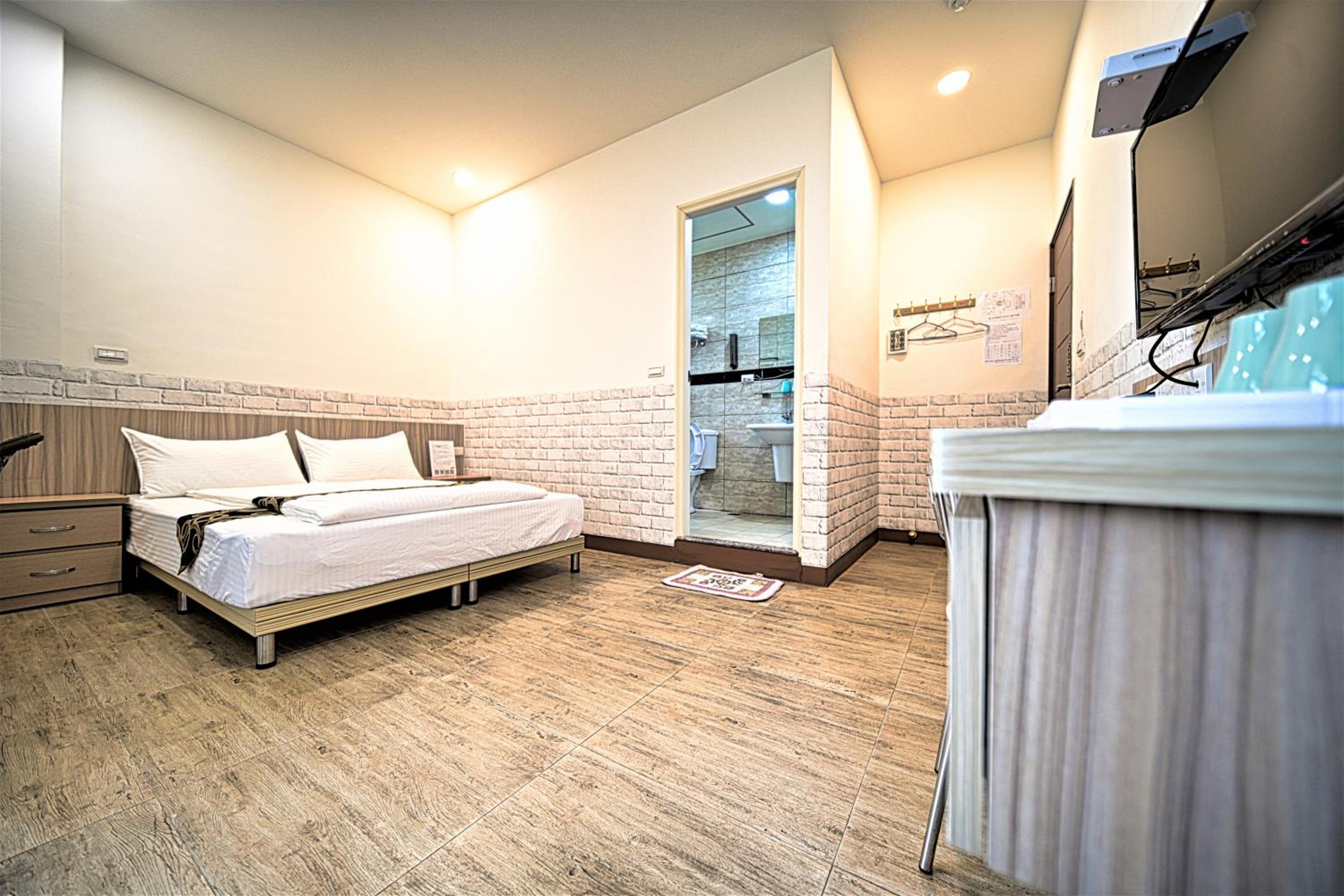 Large Double Room photo 2