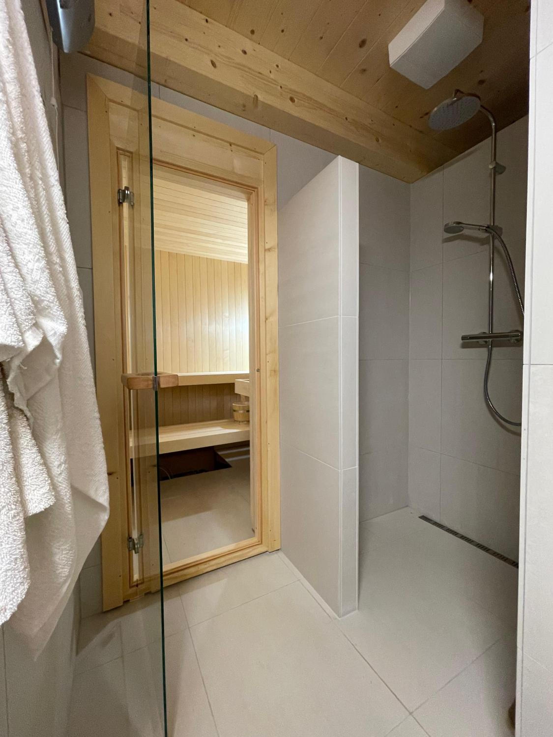 One-Bedroom House photo 1