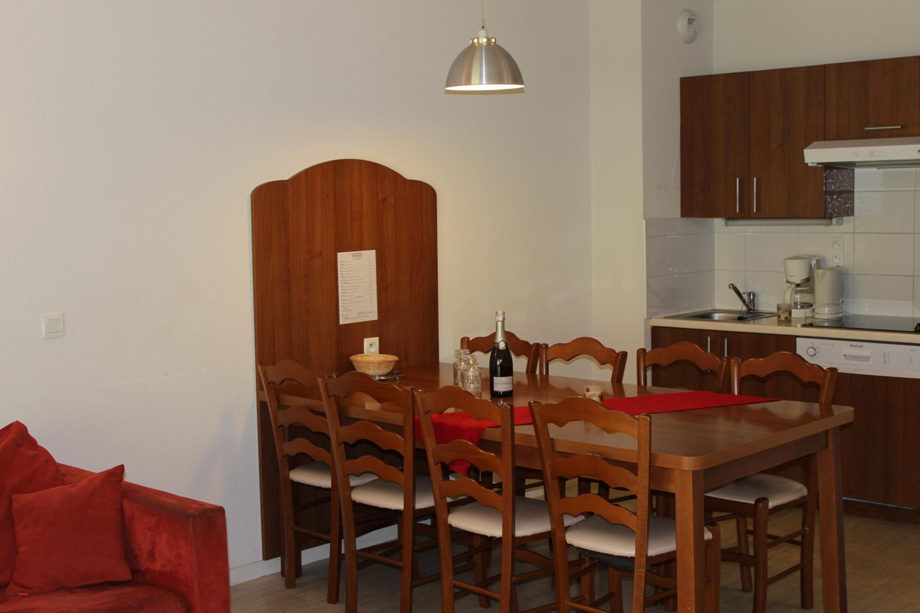 Two-Bedroom Apartment (9 Adults)