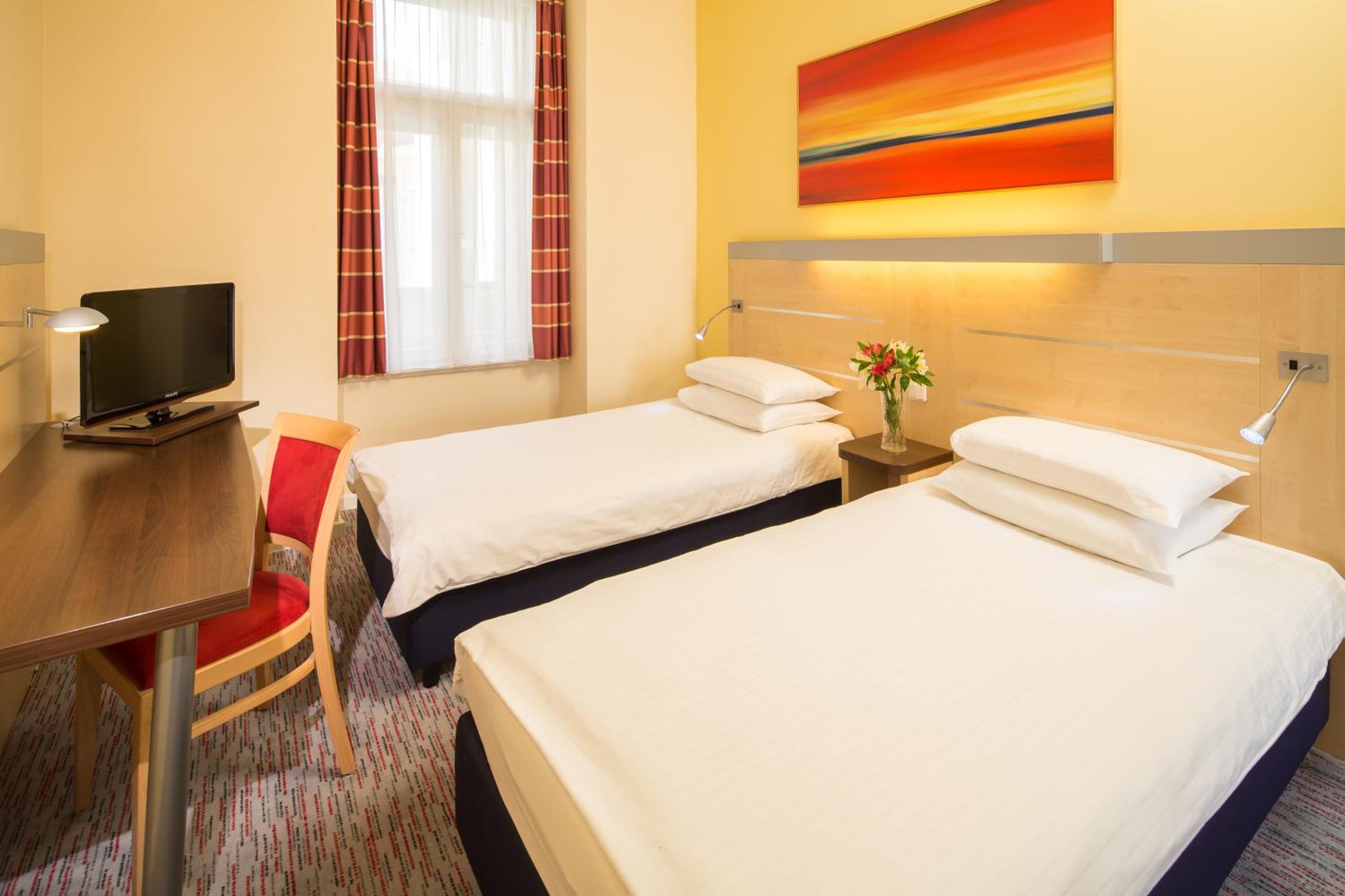 Double or Twin Room - Photo 1