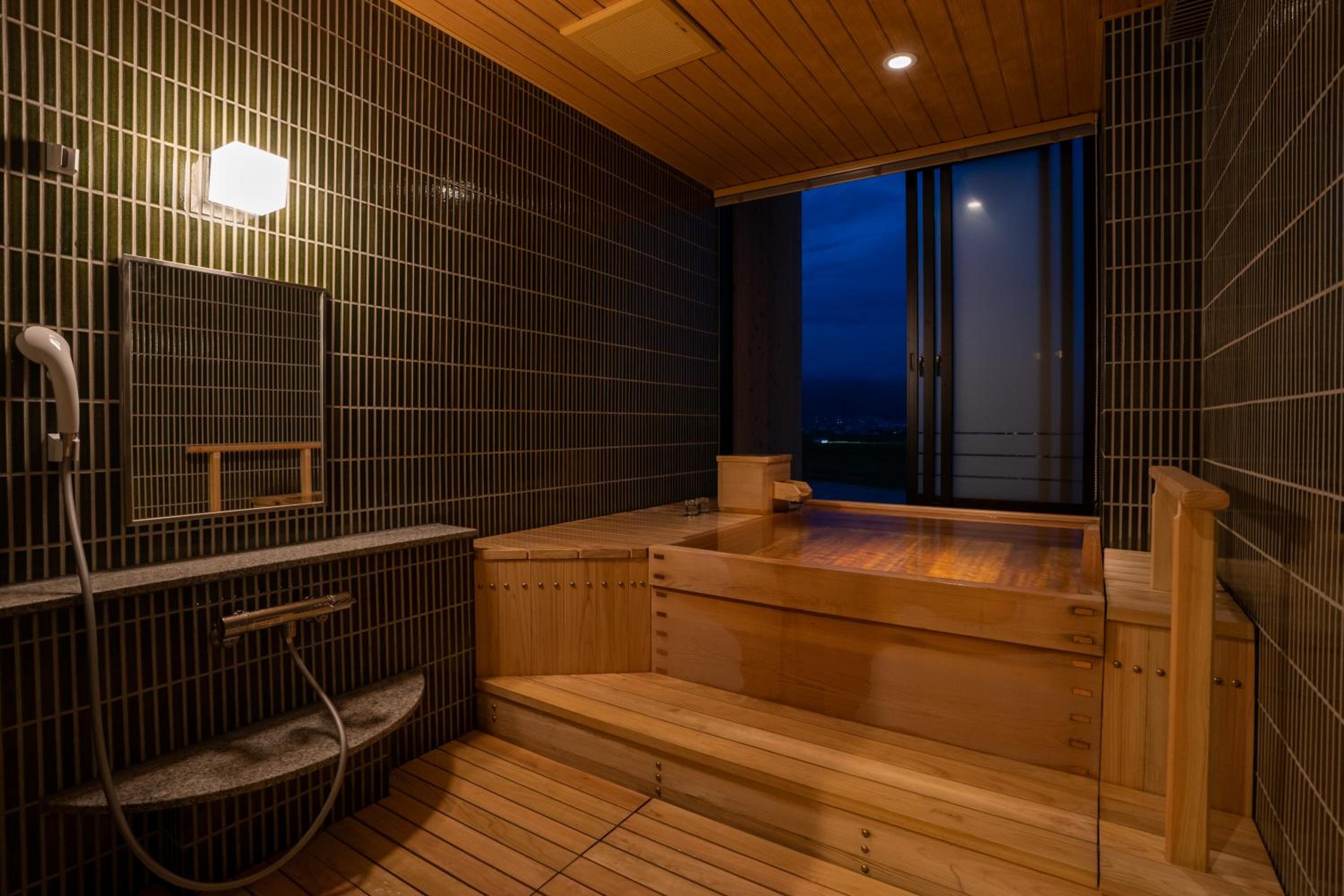 Deluxe Family Suite