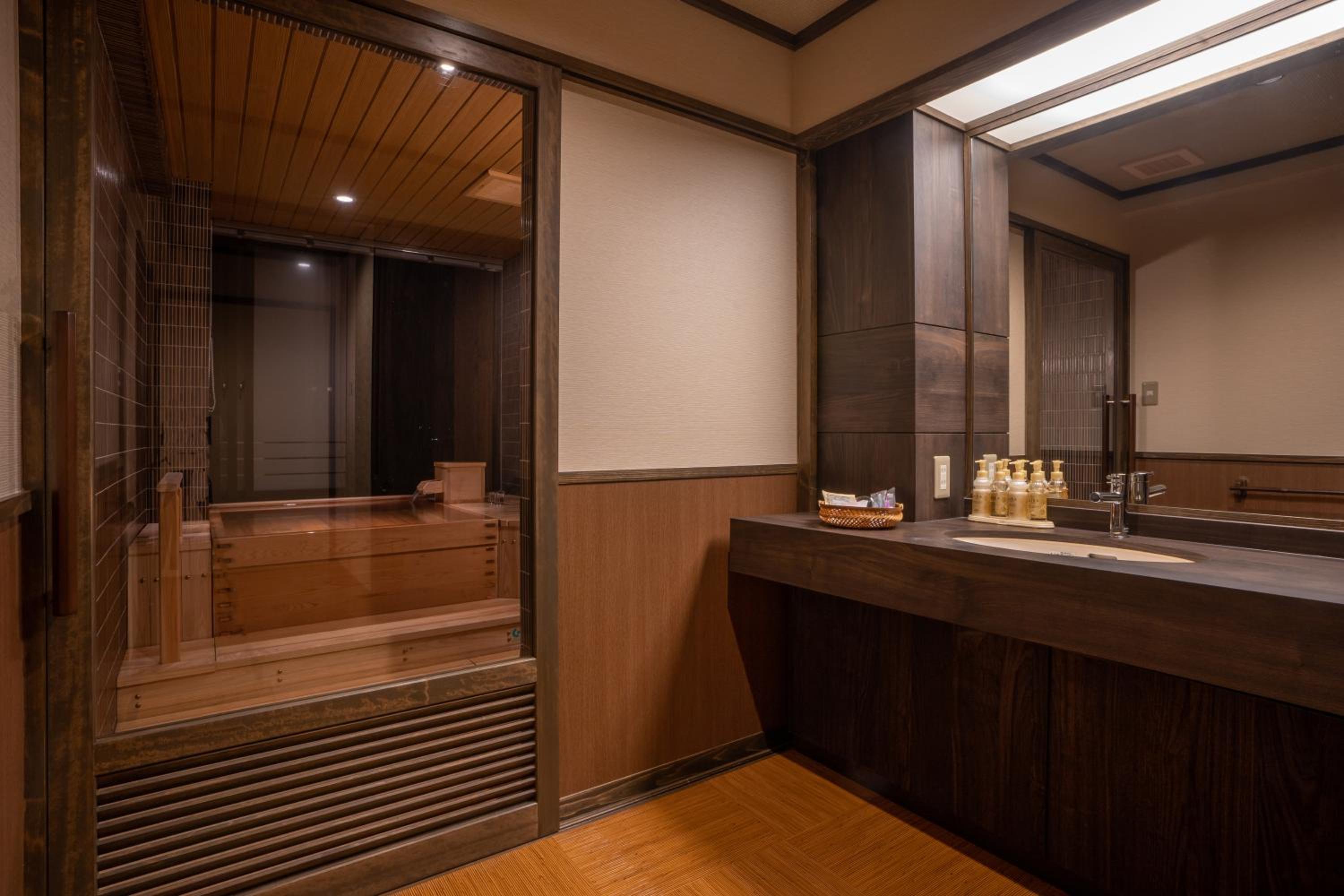 Deluxe Family Suite