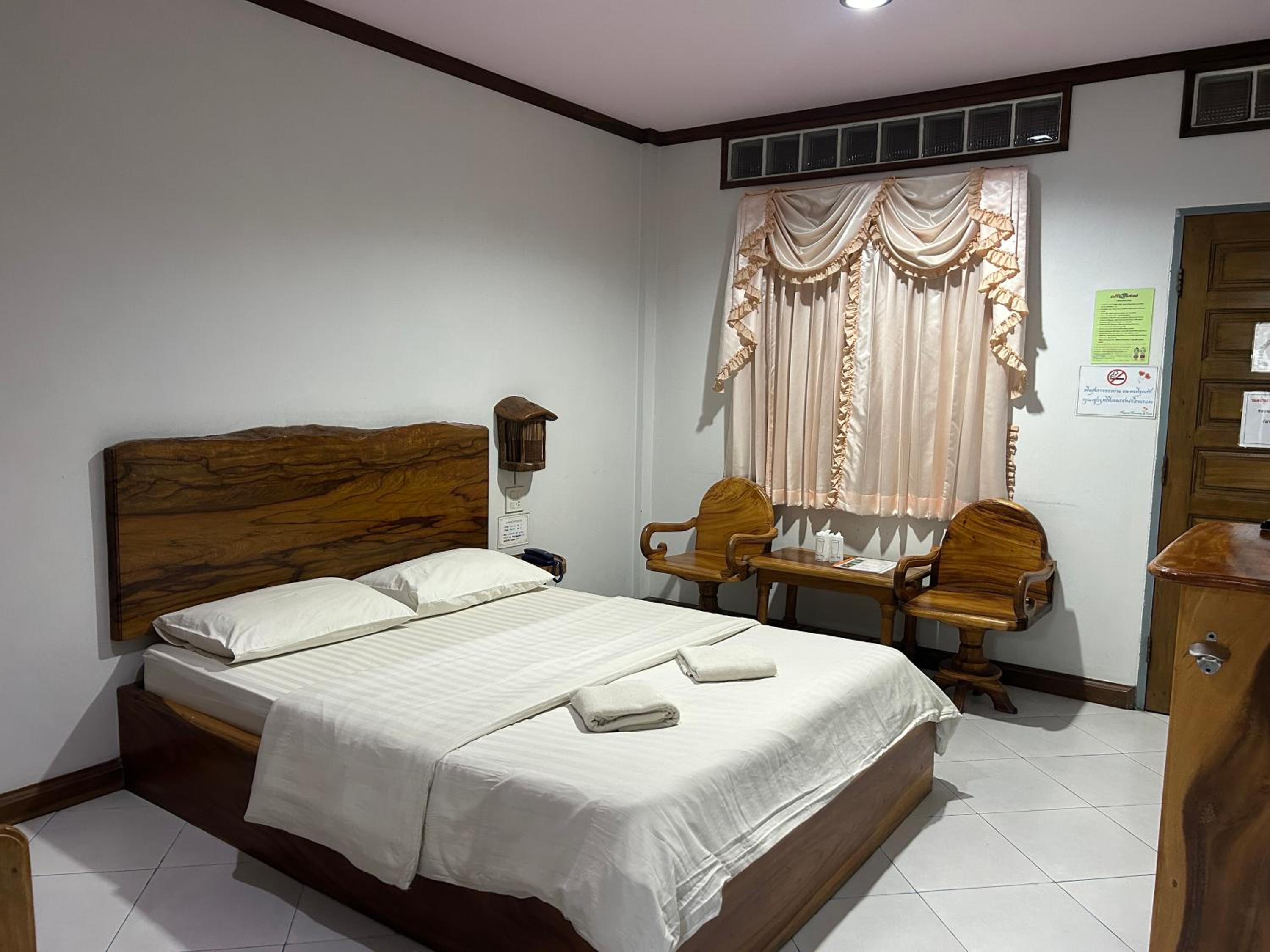 Standard Queen Room photo 1