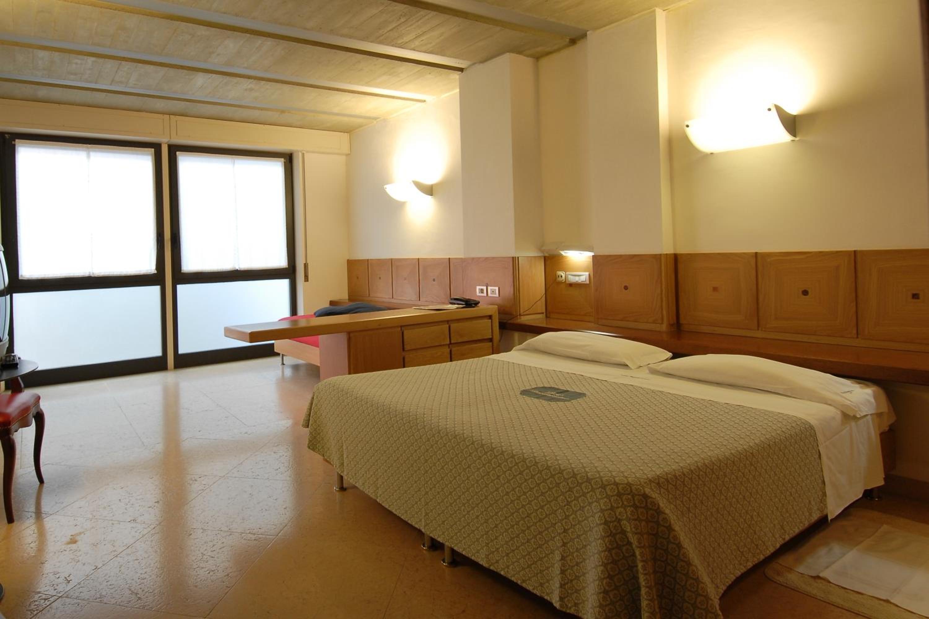 Triple Room - Photo 1