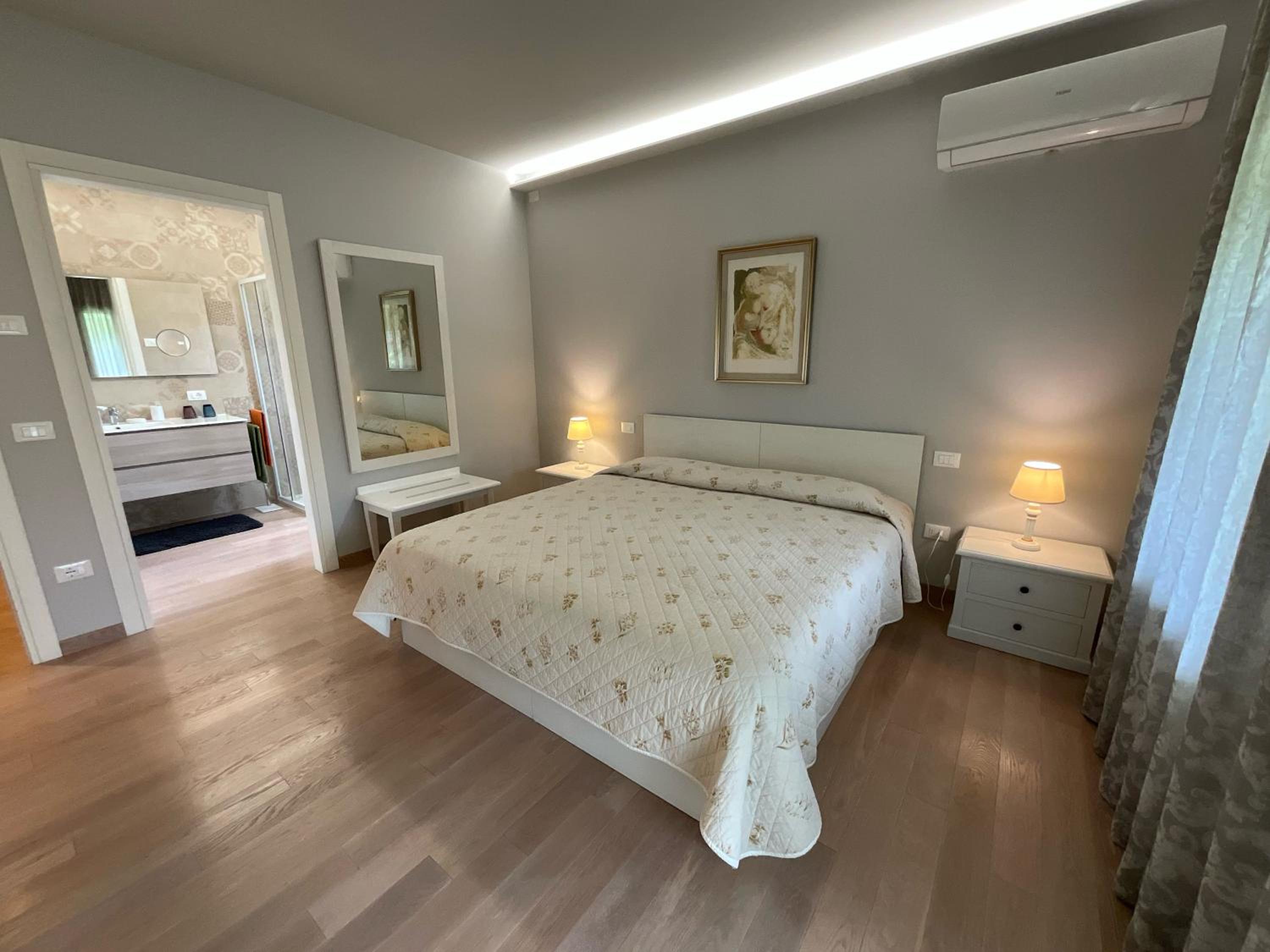 Deluxe Queen Room photo 3