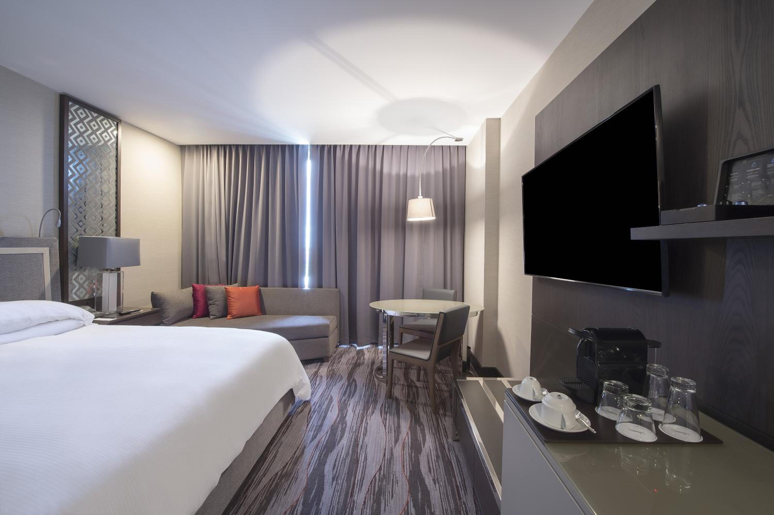 Deluxe King Room photo 3