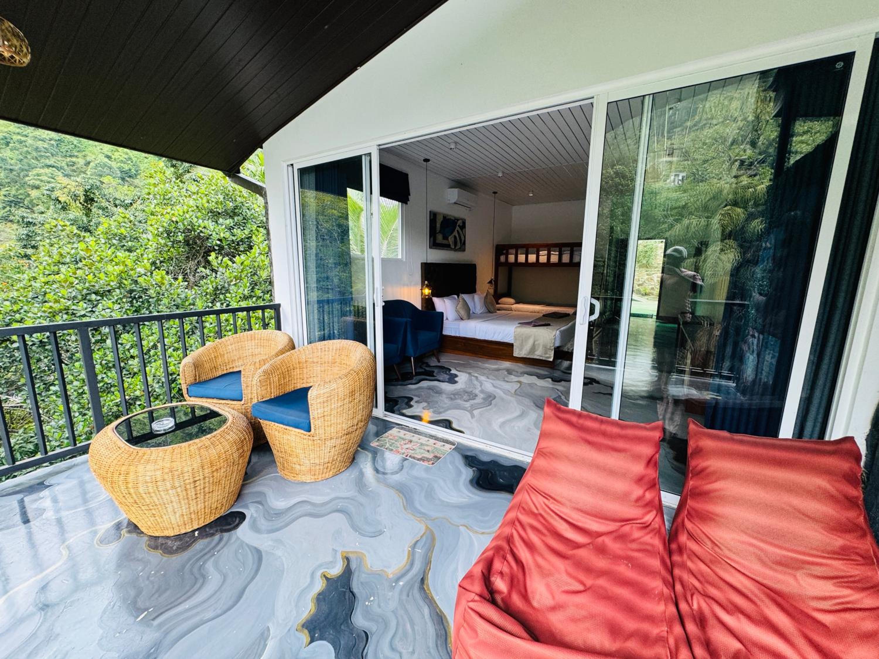 Family Suite with Balcony photo 2