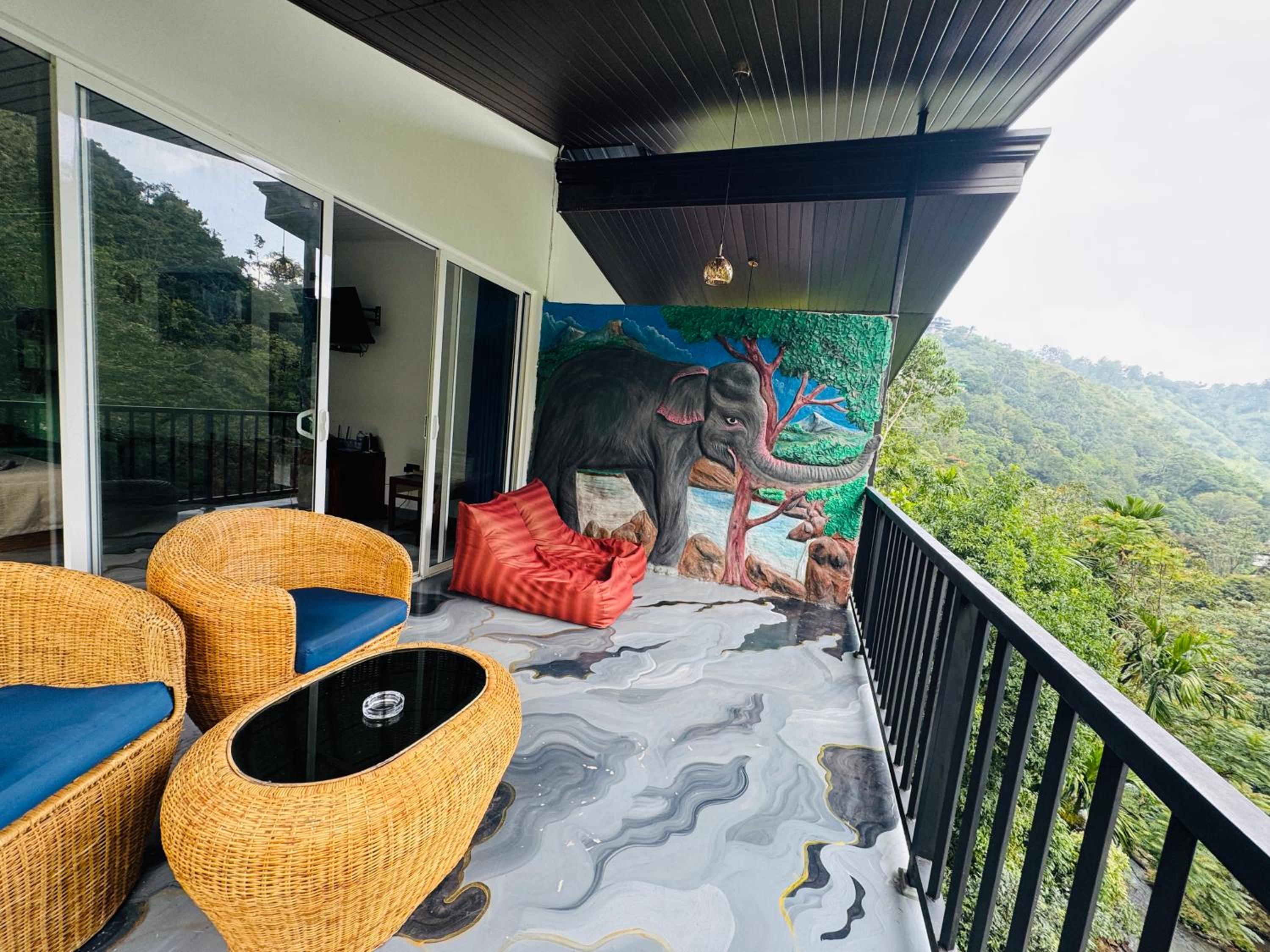 Family Suite with Balcony photo 2