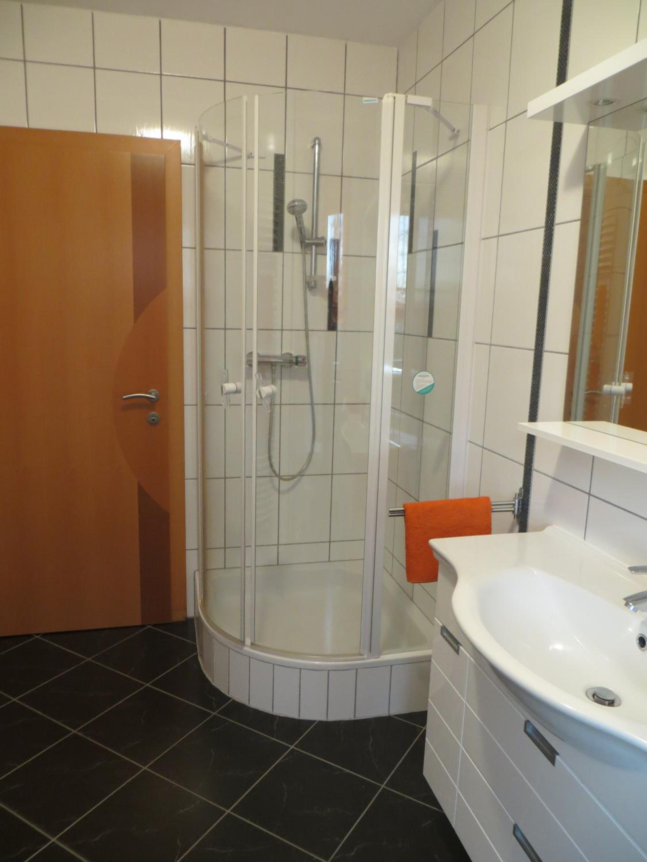 Apartment with Terrace - Photo 15