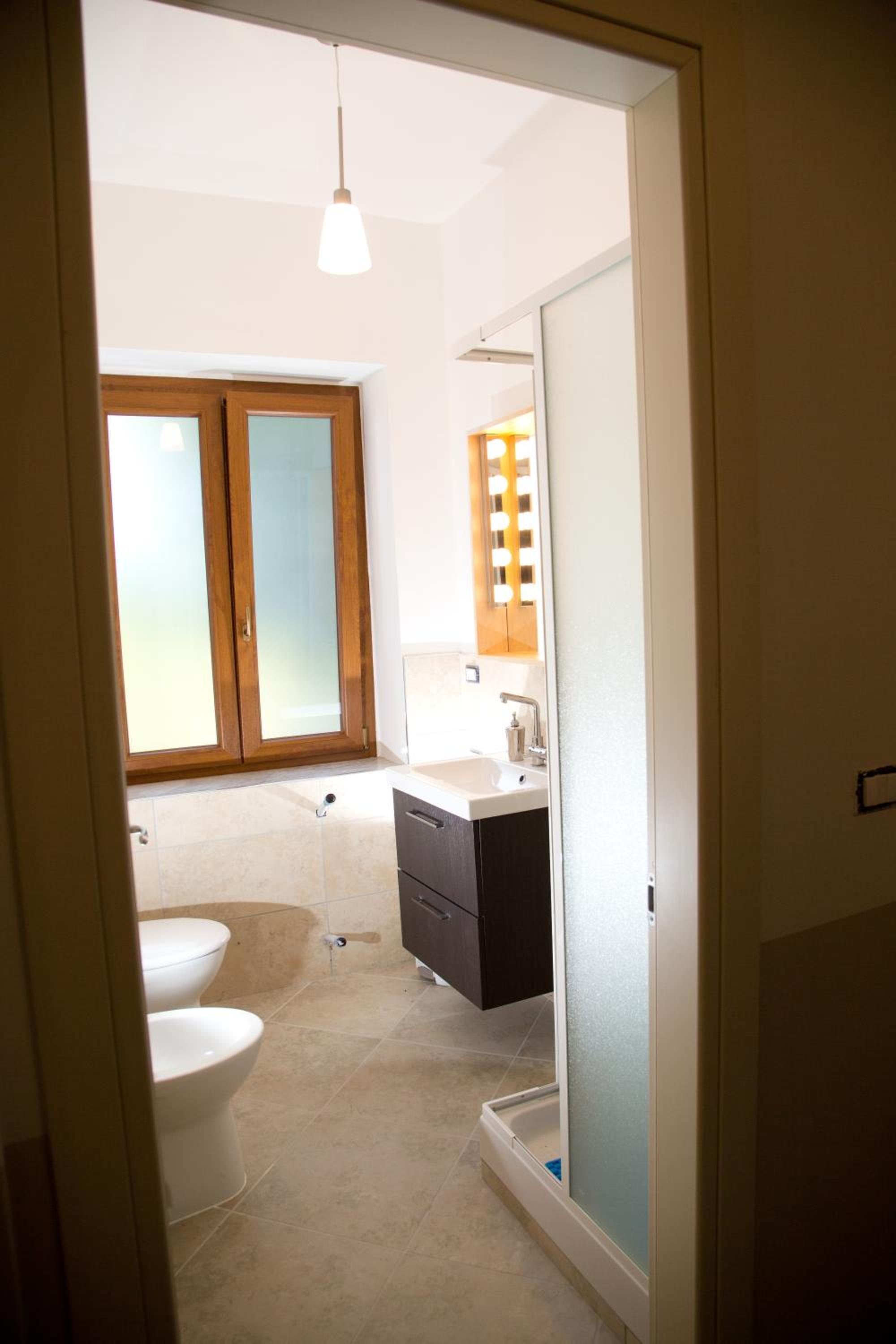 Twin Room with Shared Bathroom photo 2