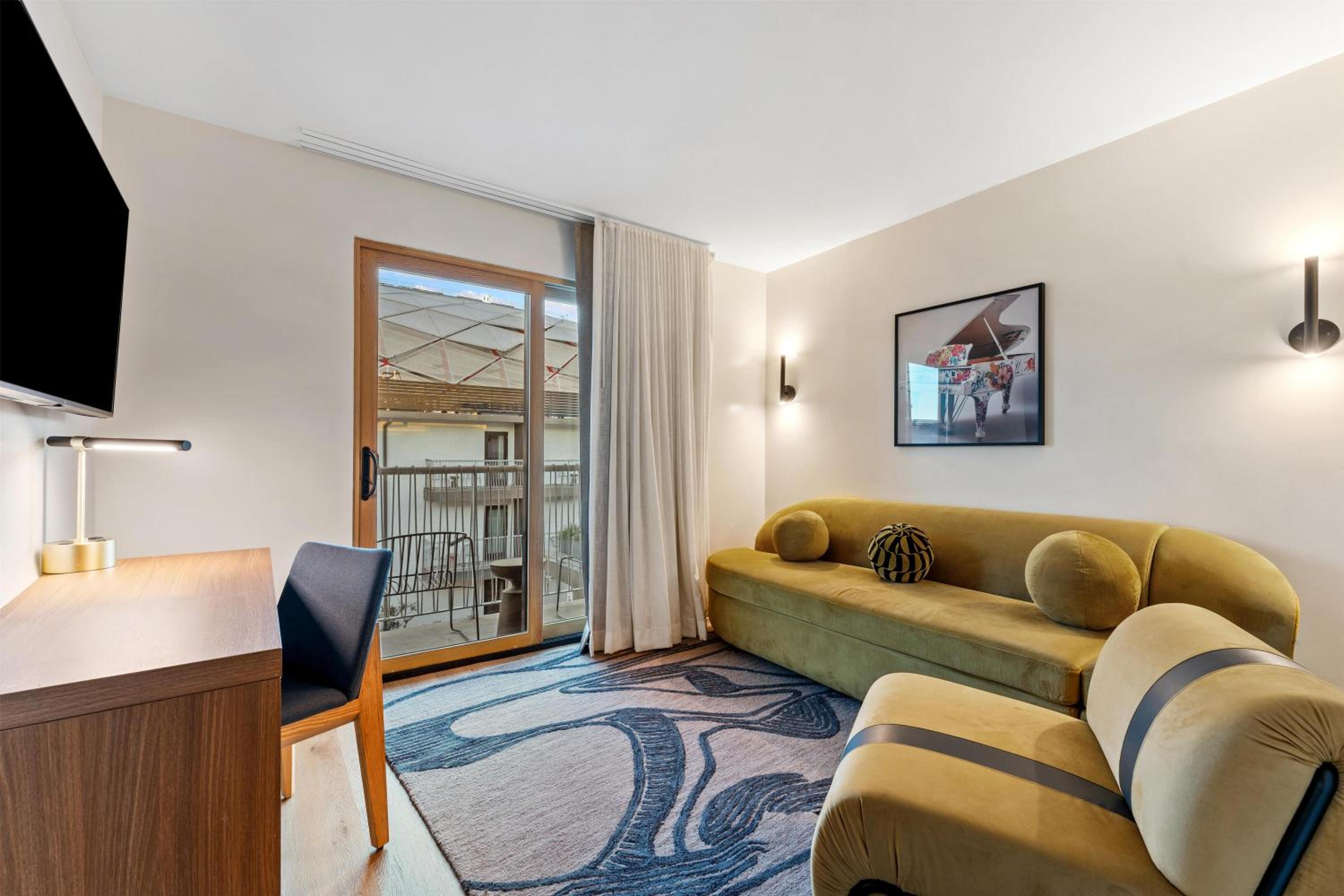 King Studio Suite with Balcony