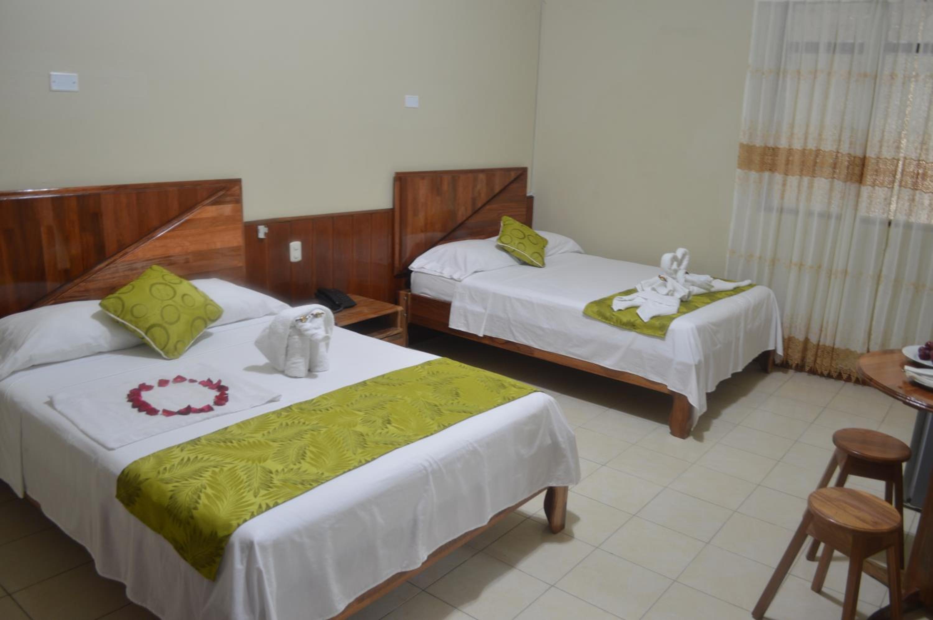 Quadruple Room with Private Bathroom photo 1