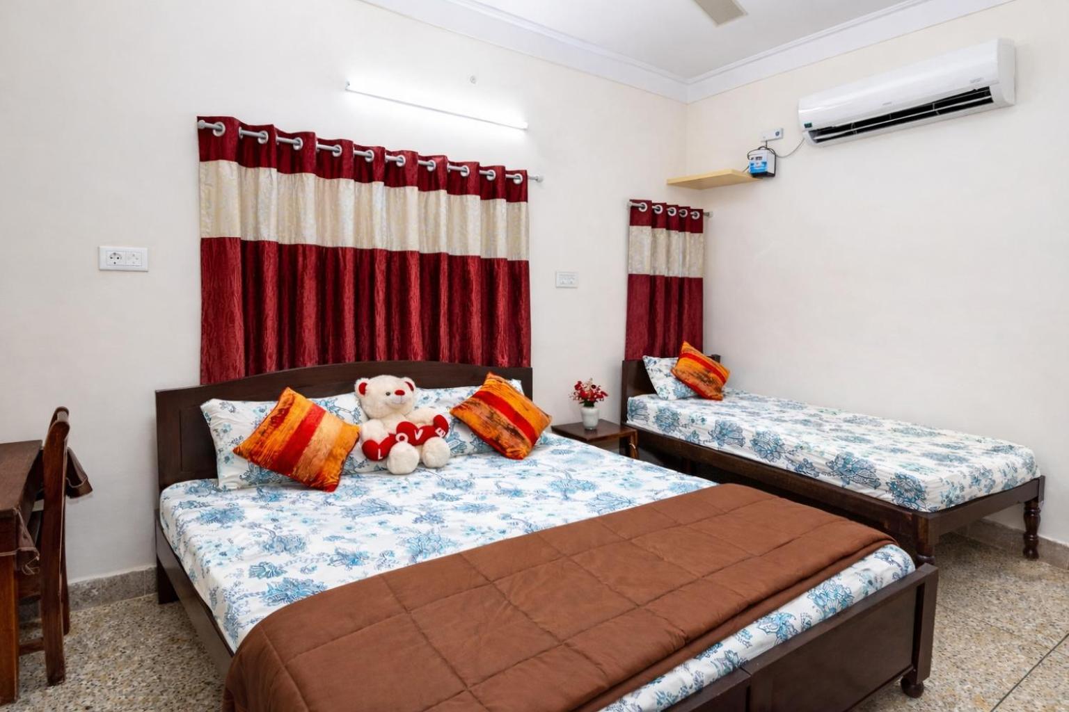 Triple Room with Bathroom photo 1