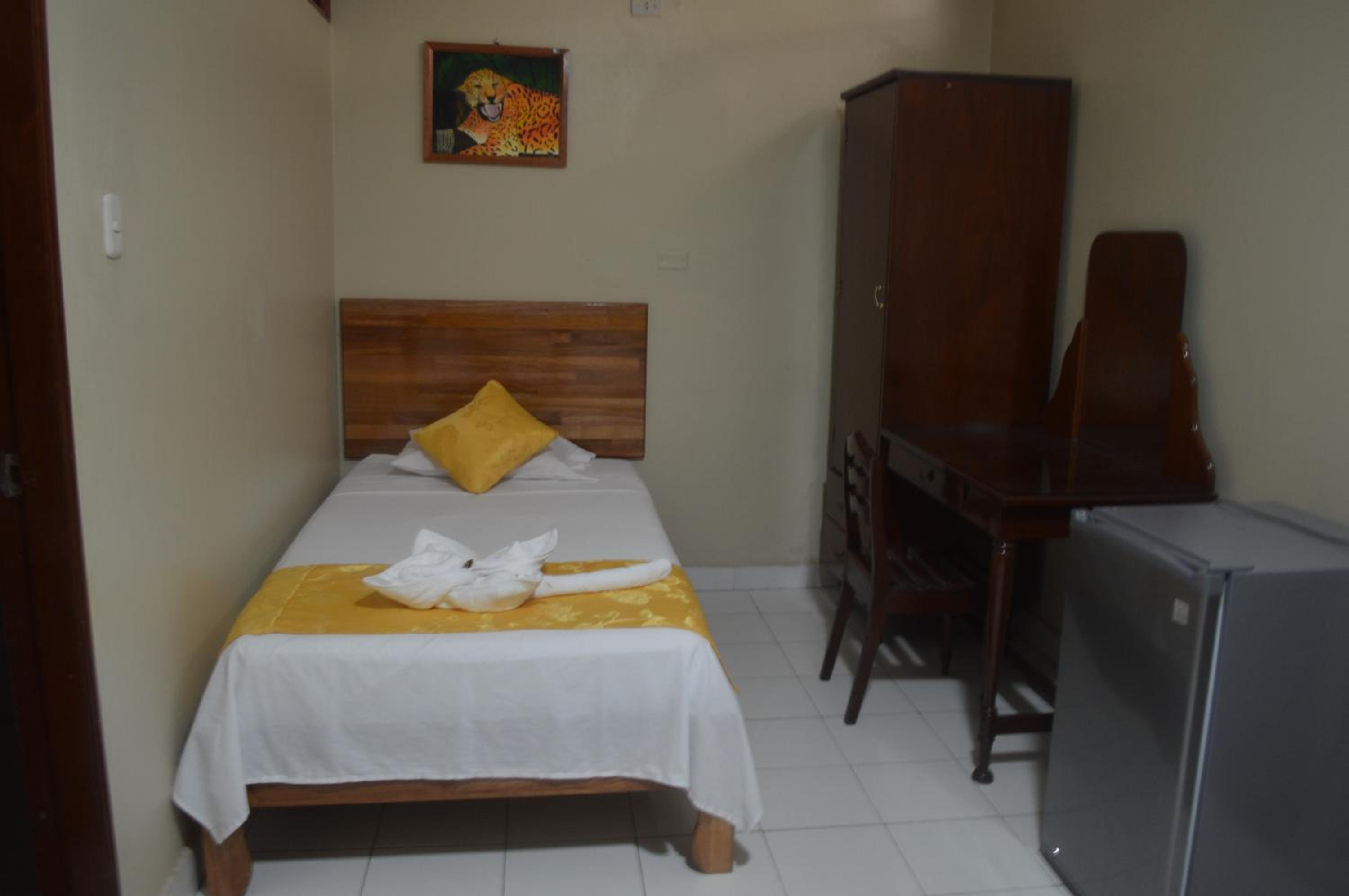 Quadruple Room with Private Bathroom photo 3