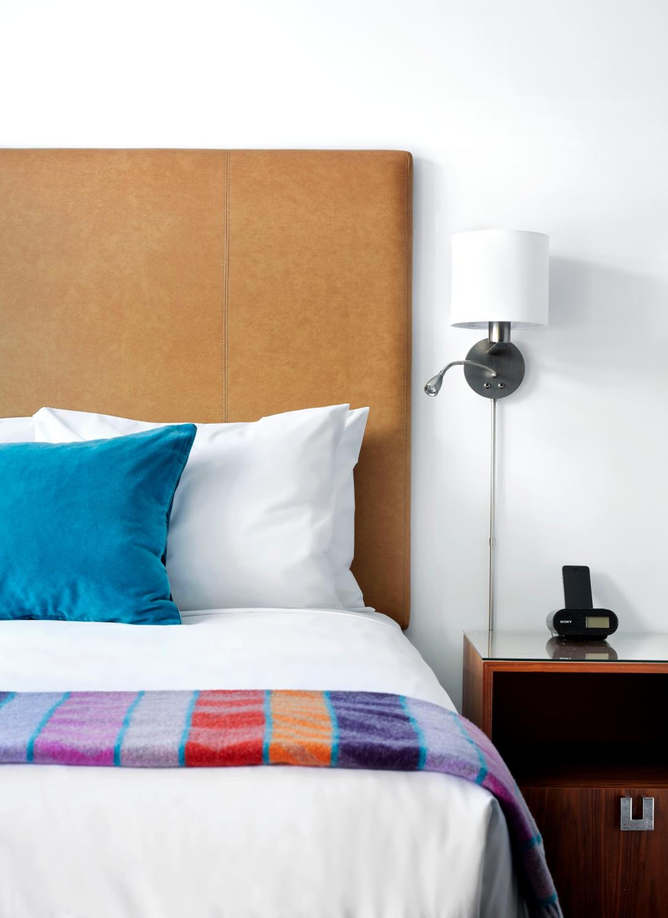 Standard Queen Room - Photo 15