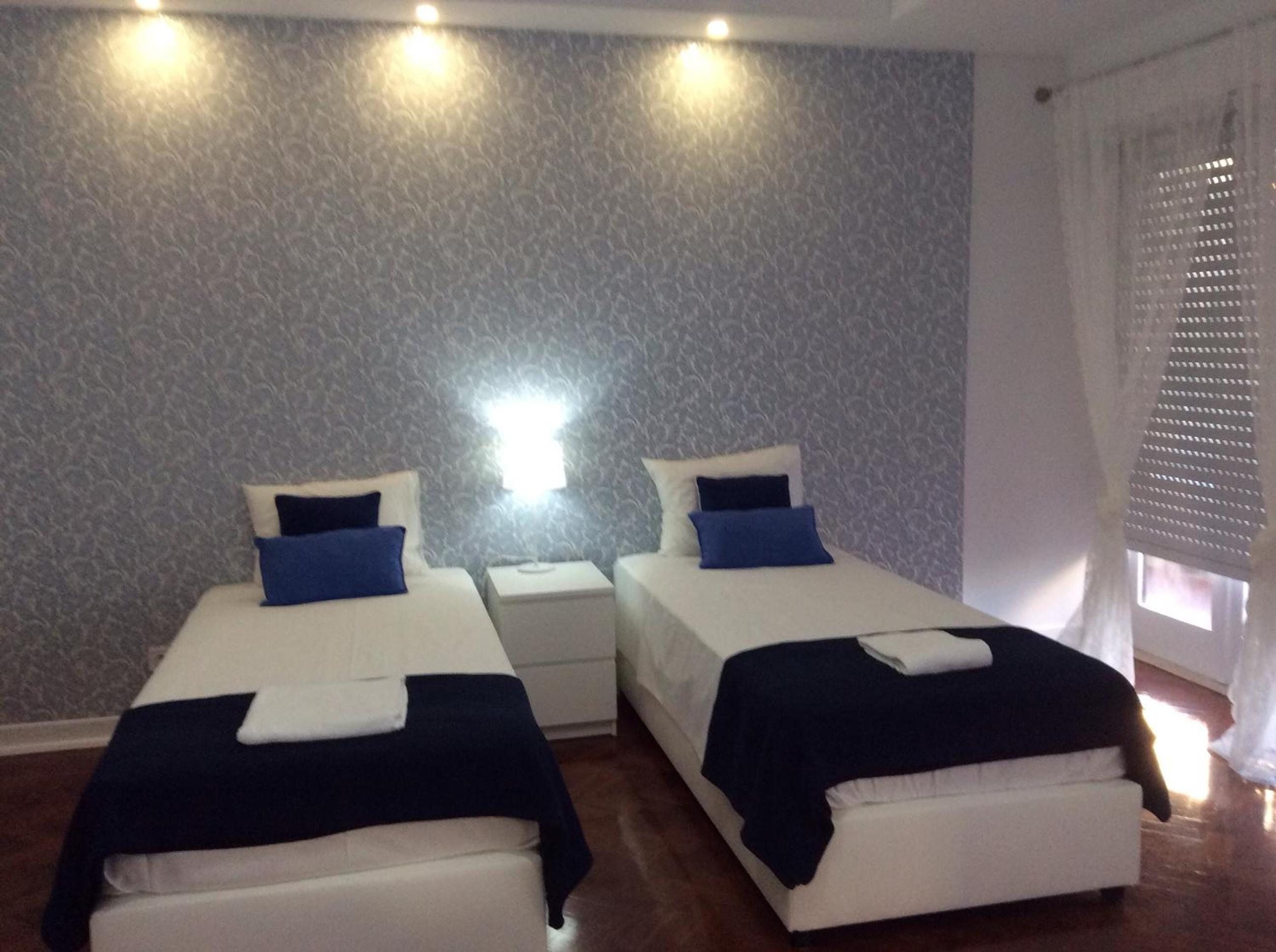 Deluxe Family Room - Photo 2