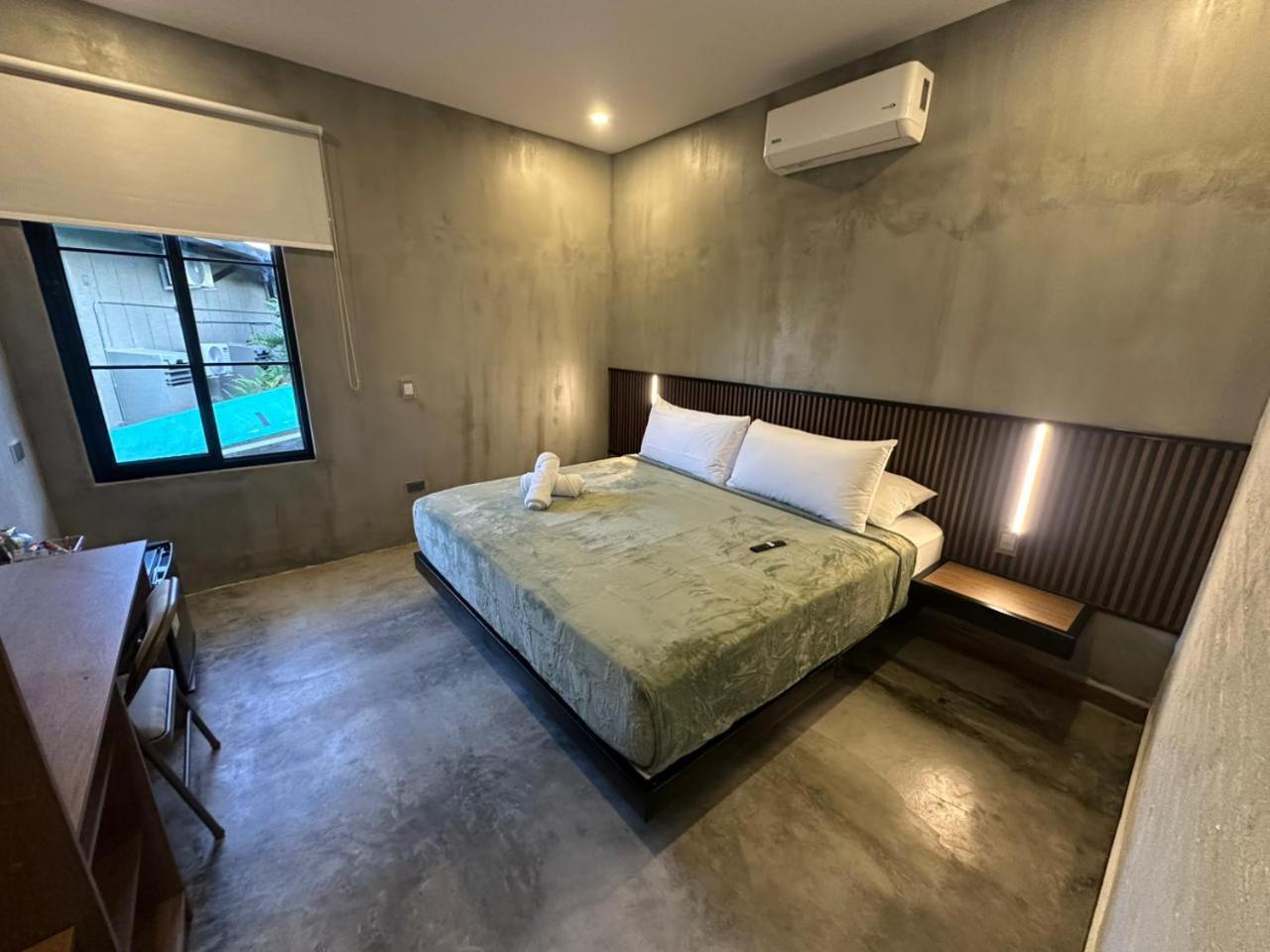 Superior King Room photo 2