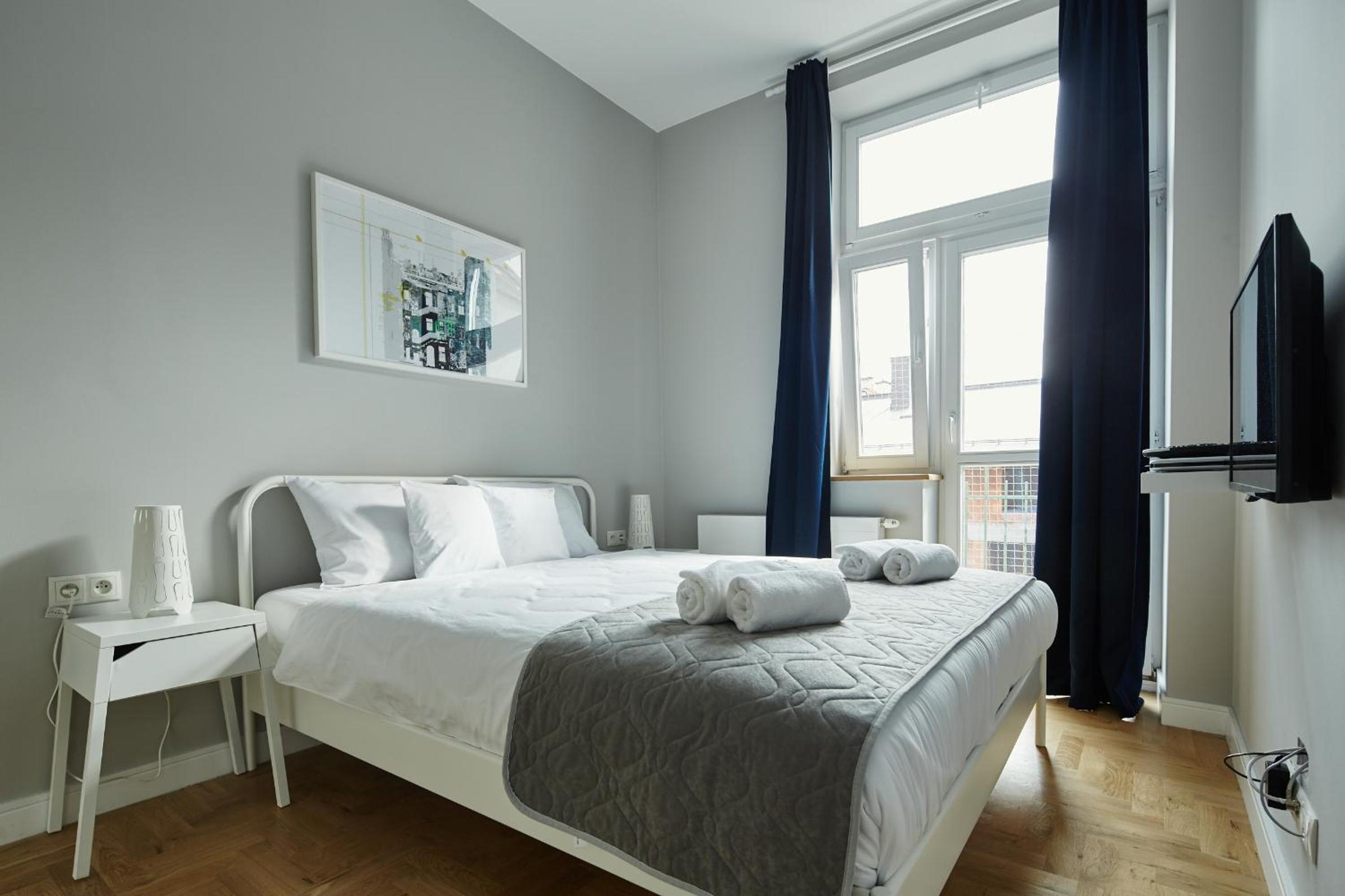 Two-Bedroom Apartment - Photo 2