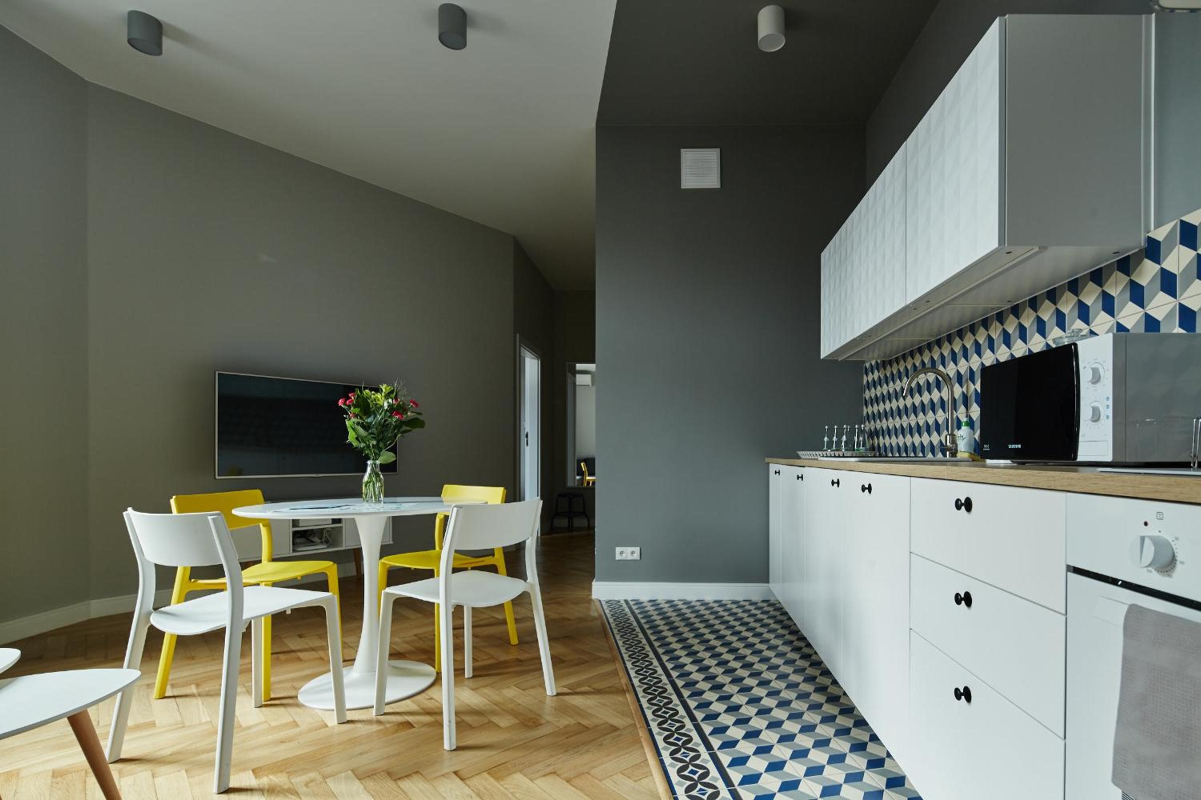 Two-Bedroom Apartment - Photo 11