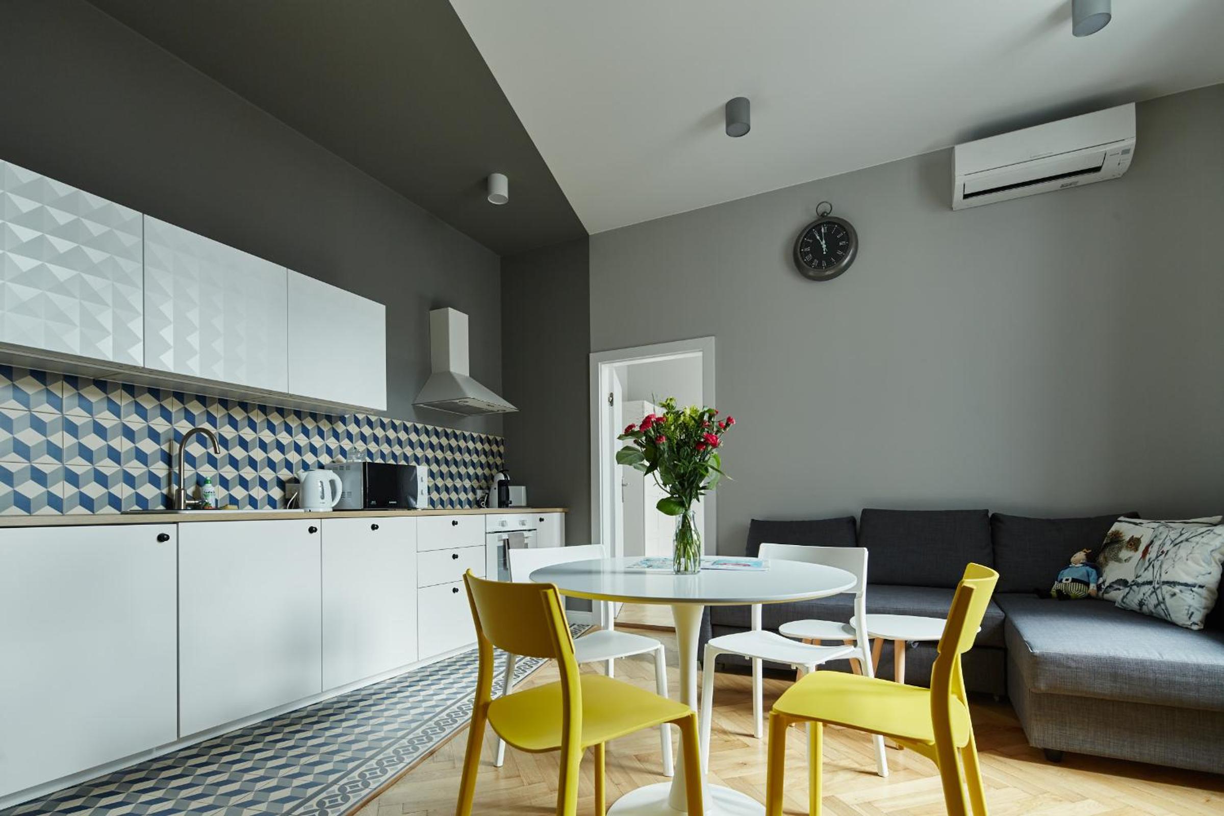 Two-Bedroom Apartment - Photo 9