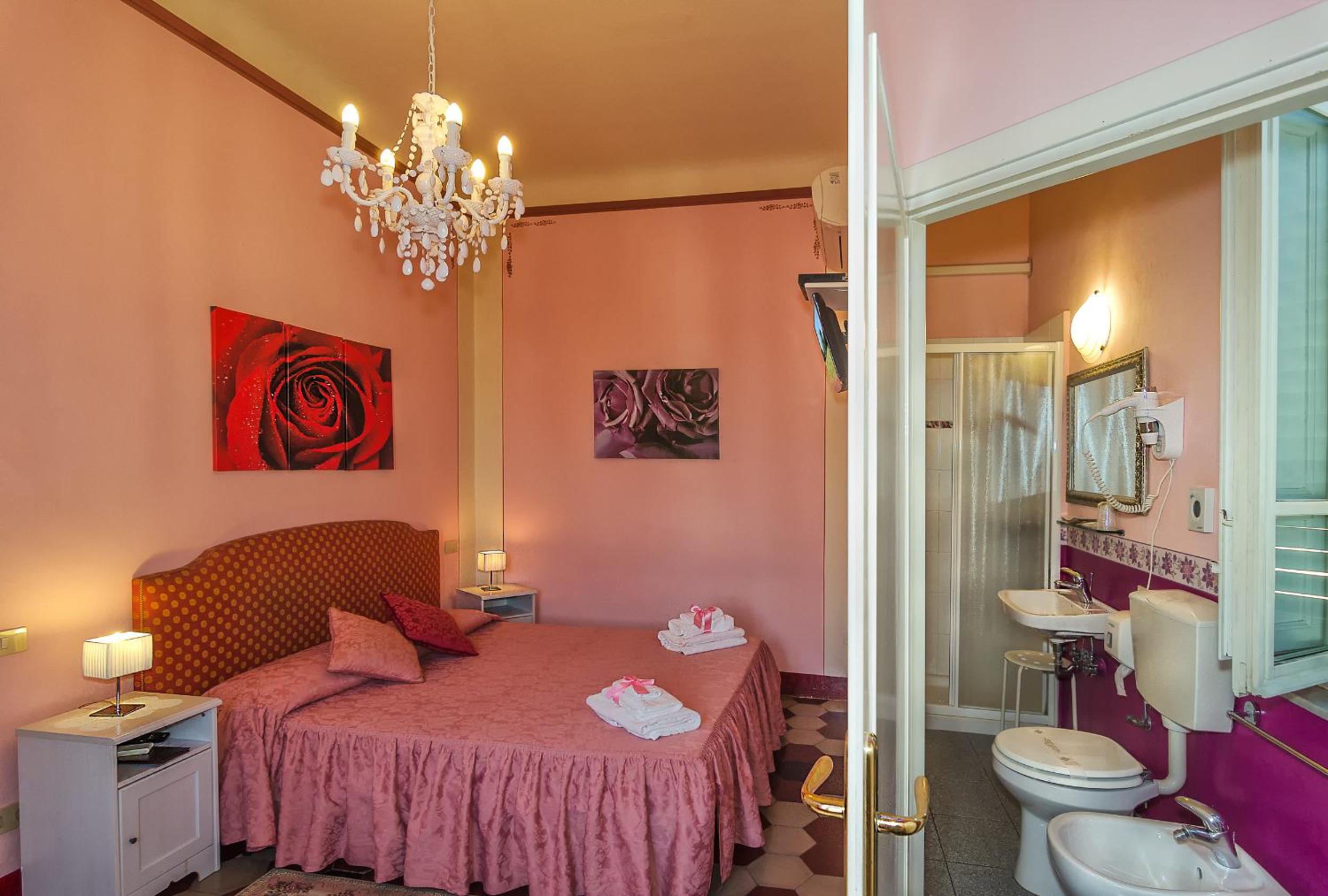 Standard Double Room - Photo 6