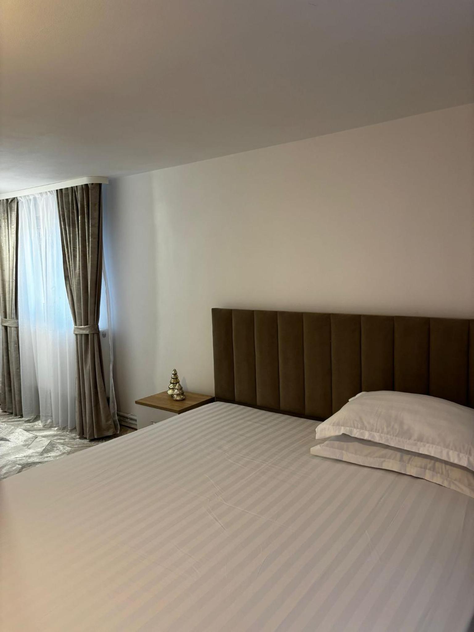 Deluxe Room (2 Adults + 1 Child) photo 1