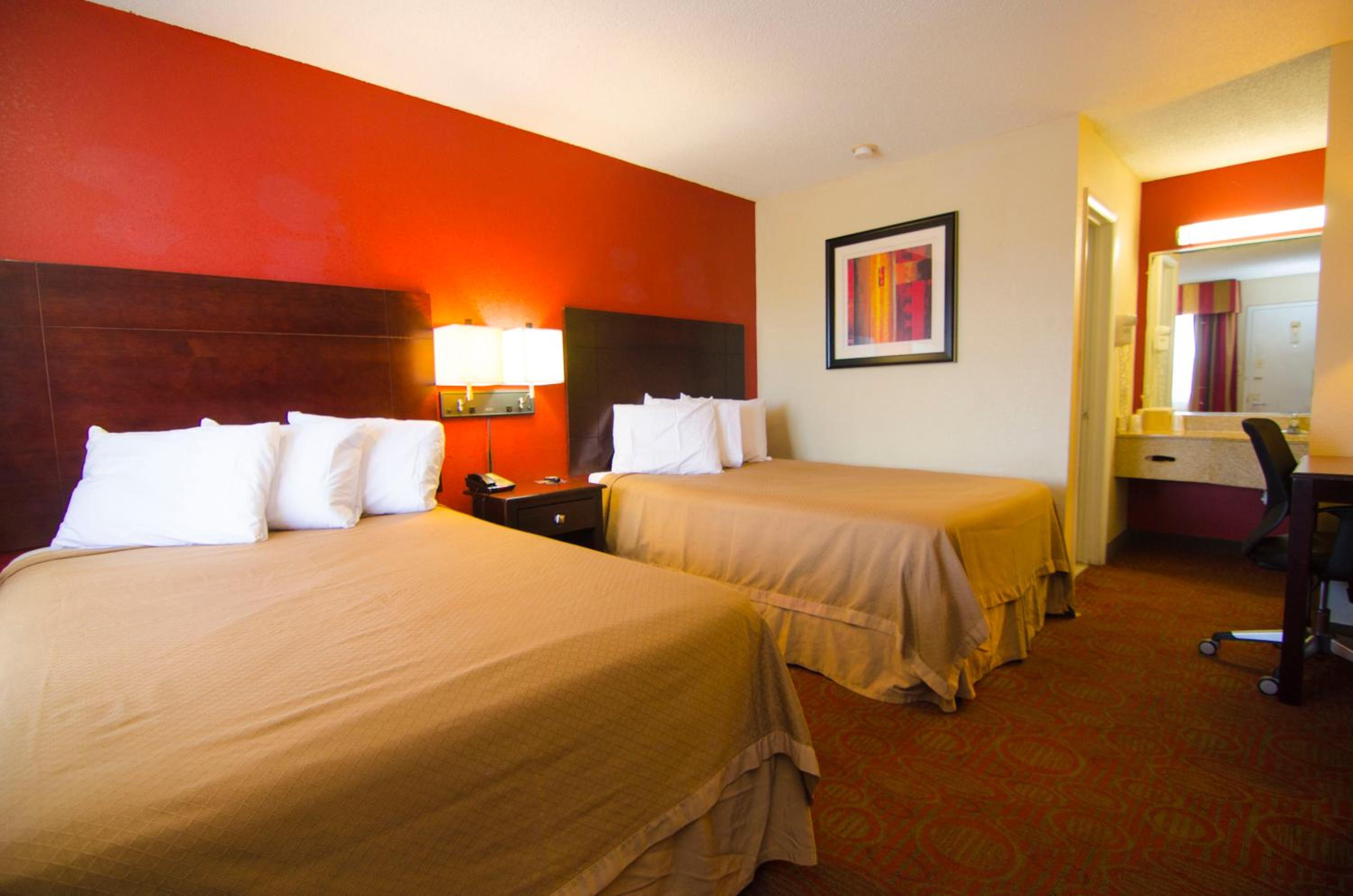 Double Room with Two Double Beds - Photo 2