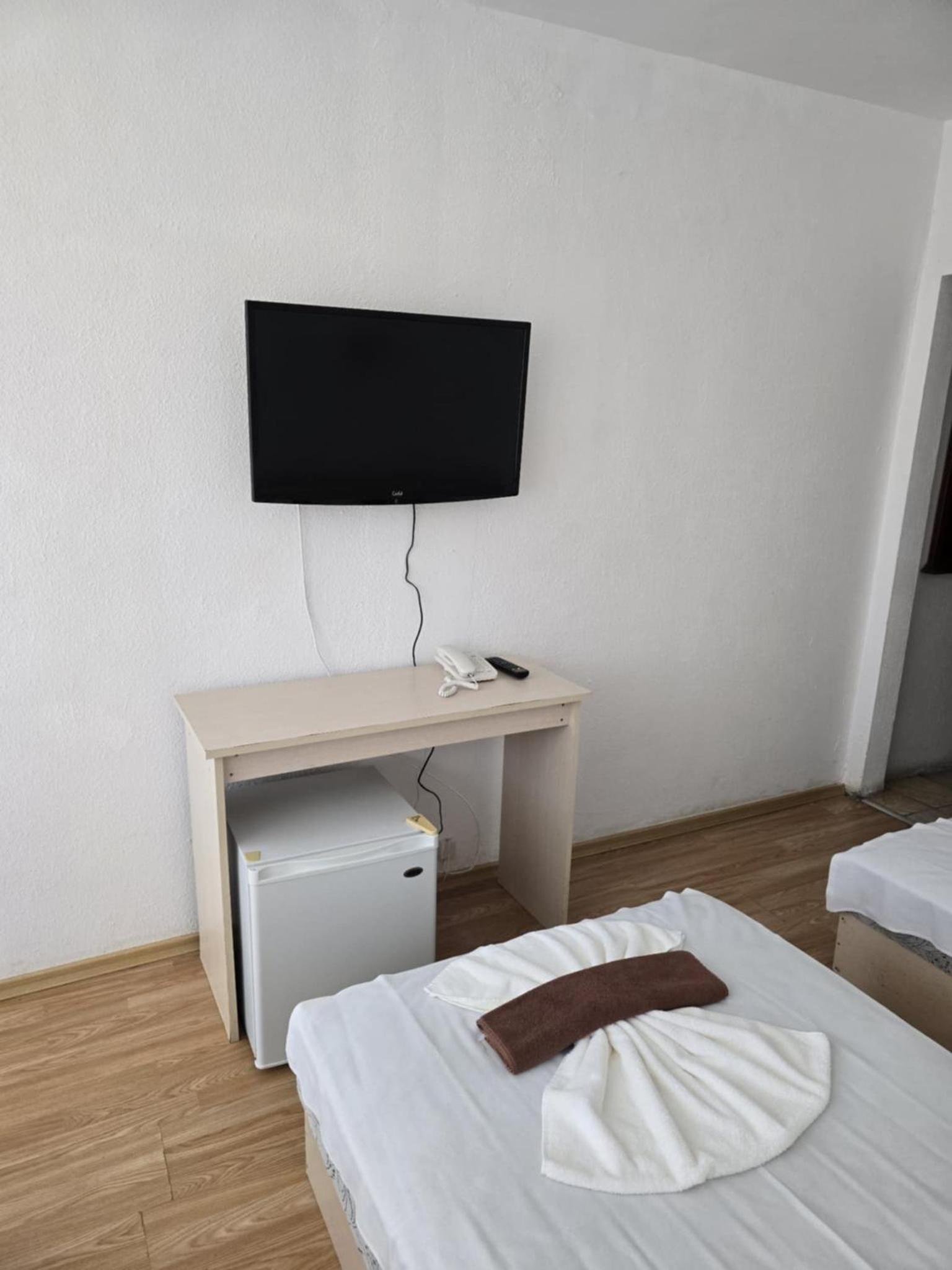 Twin Room with Balcony (2 Adults + 1 Child) photo 1