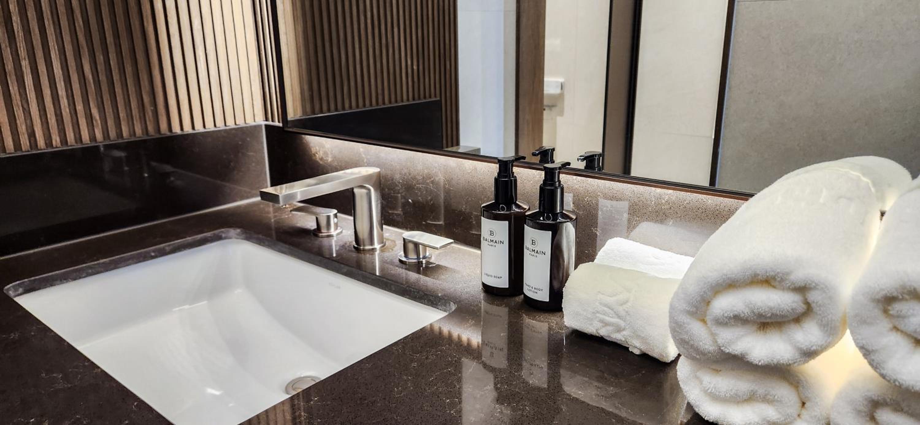 Premier Double Suite with Ocean View (Tower B) photo 2
