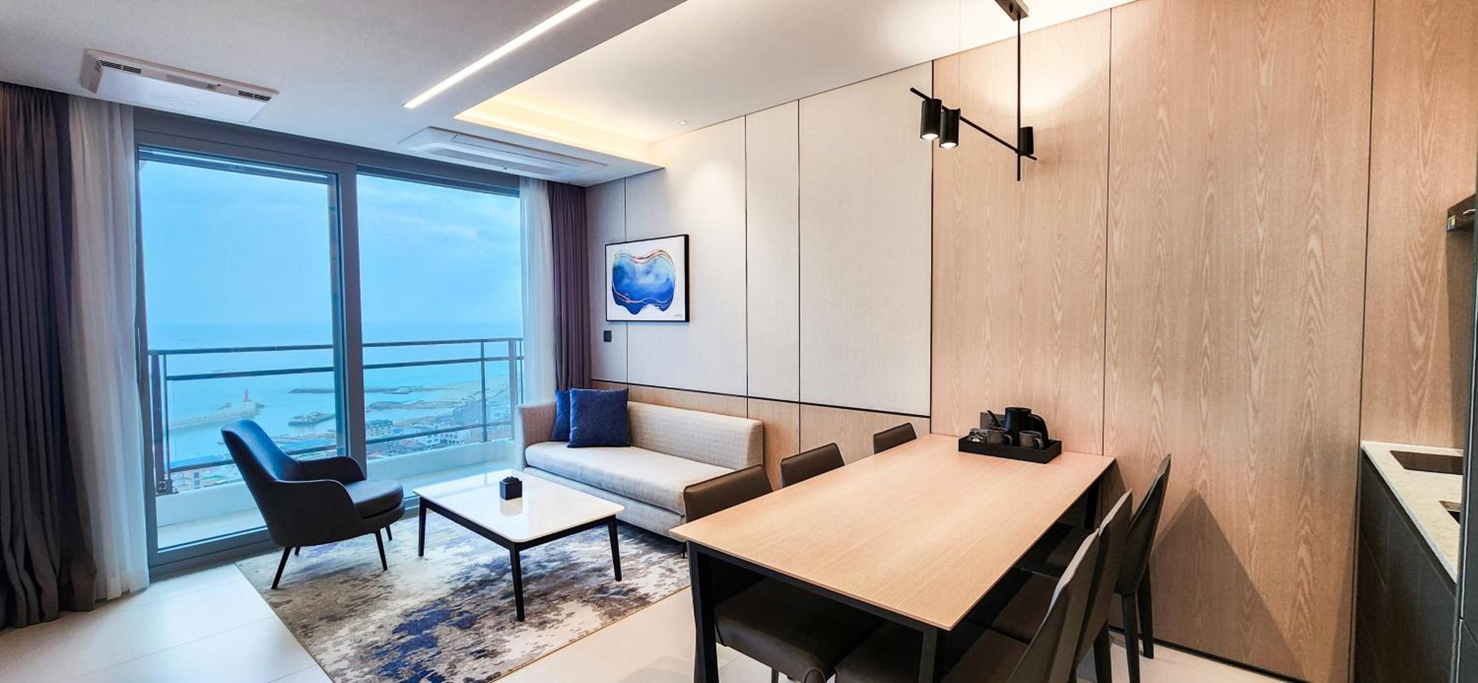 Premier Double Corner Room with Ocean View