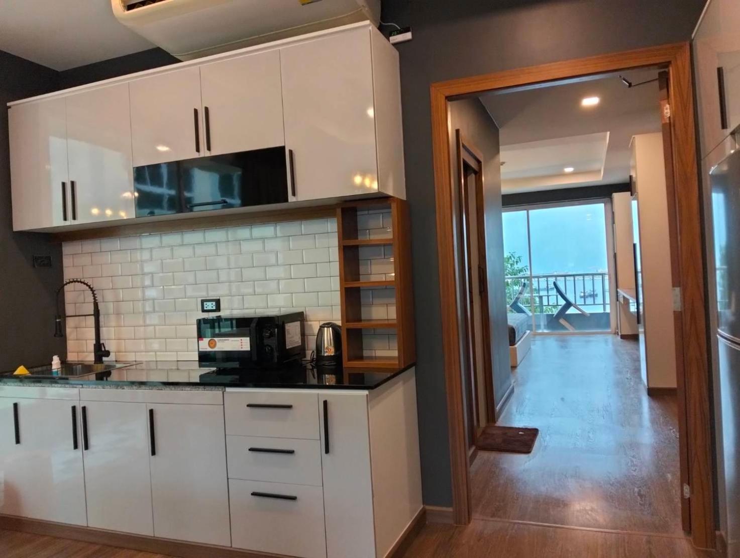 Deluxe Double Room with Balcony and Sea View photo 3