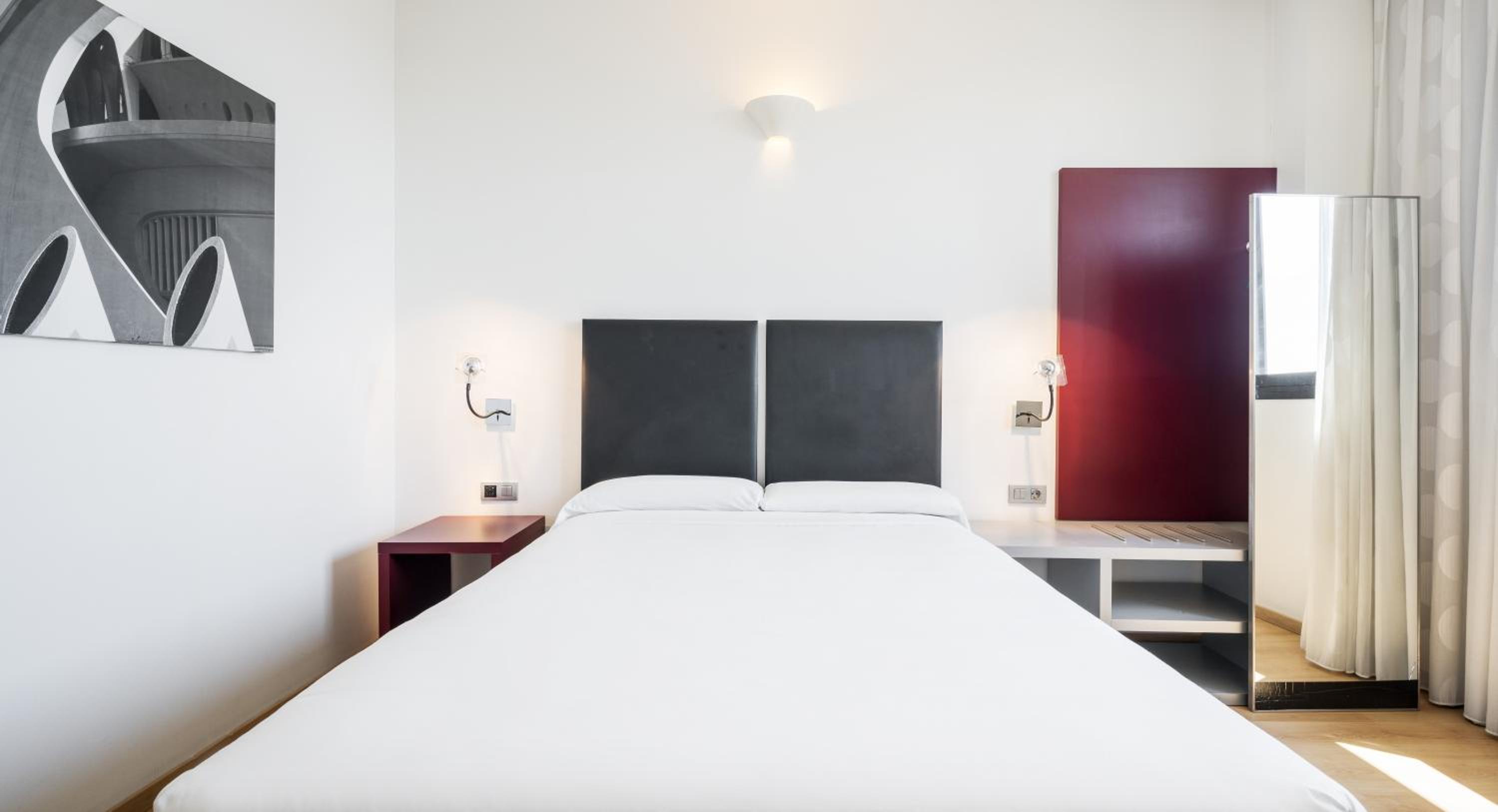 Double or Twin Room - Photo 2