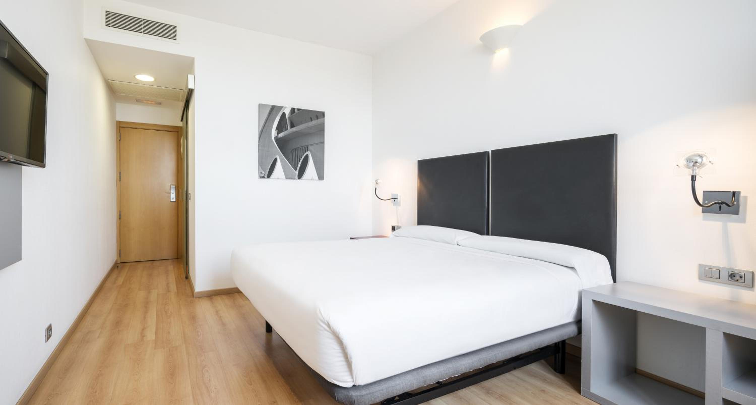 Double or Twin Room - Photo 5