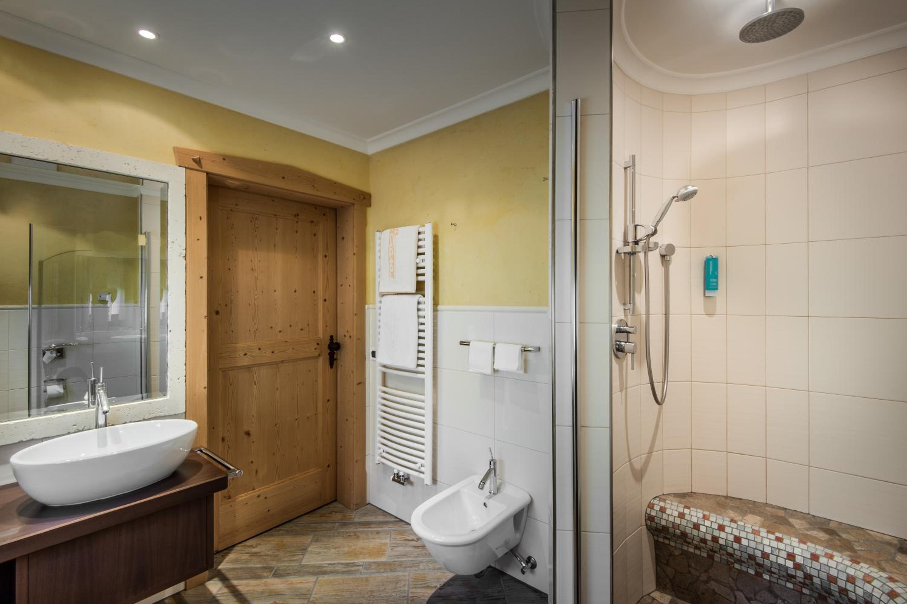 Standard Double Room - Photo 4